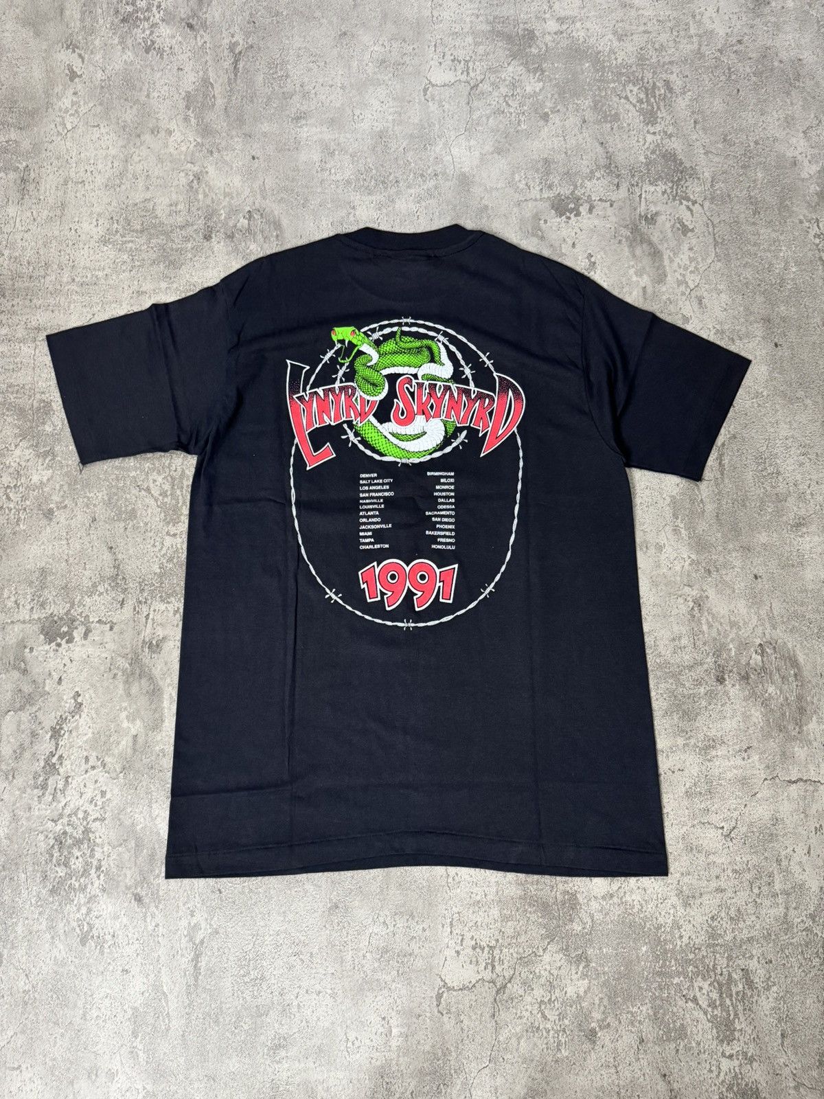 Band Tees VINTAGE LYNYRD SKYNYRD SNAKE TOUR 1991 T-SHIRT 🔥ULTRA RARE🔥 Size US L / EU 52-54 / 3 - 4 Thumbnail