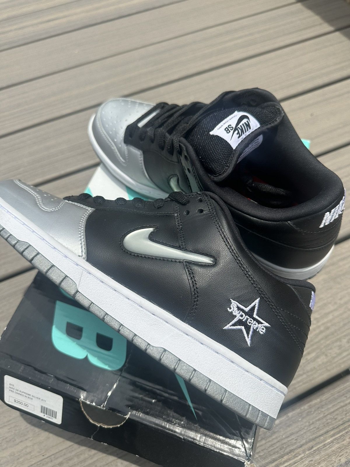 Nike × Supreme Brand new Nike x supreme dunks lows Size US 10.5 / EU 43-44 - 2 Thumbnail