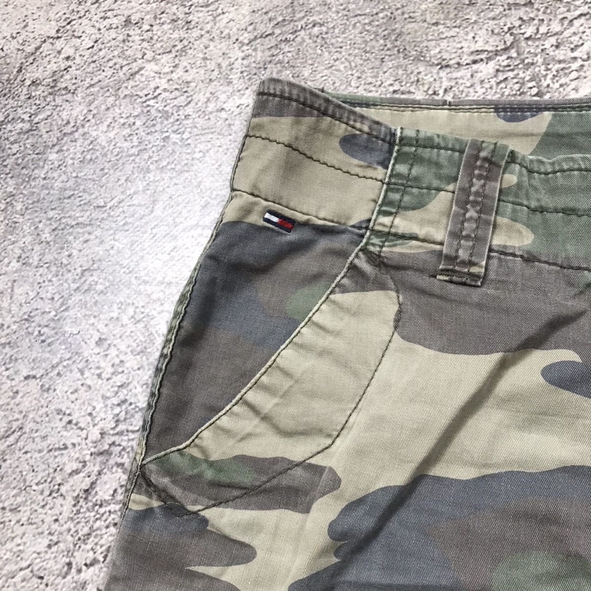 Vintage Vintage Y2K Camo Cargo Shorts Baggy Streetwear Distressed 31 Size 31" - 5 Thumbnail