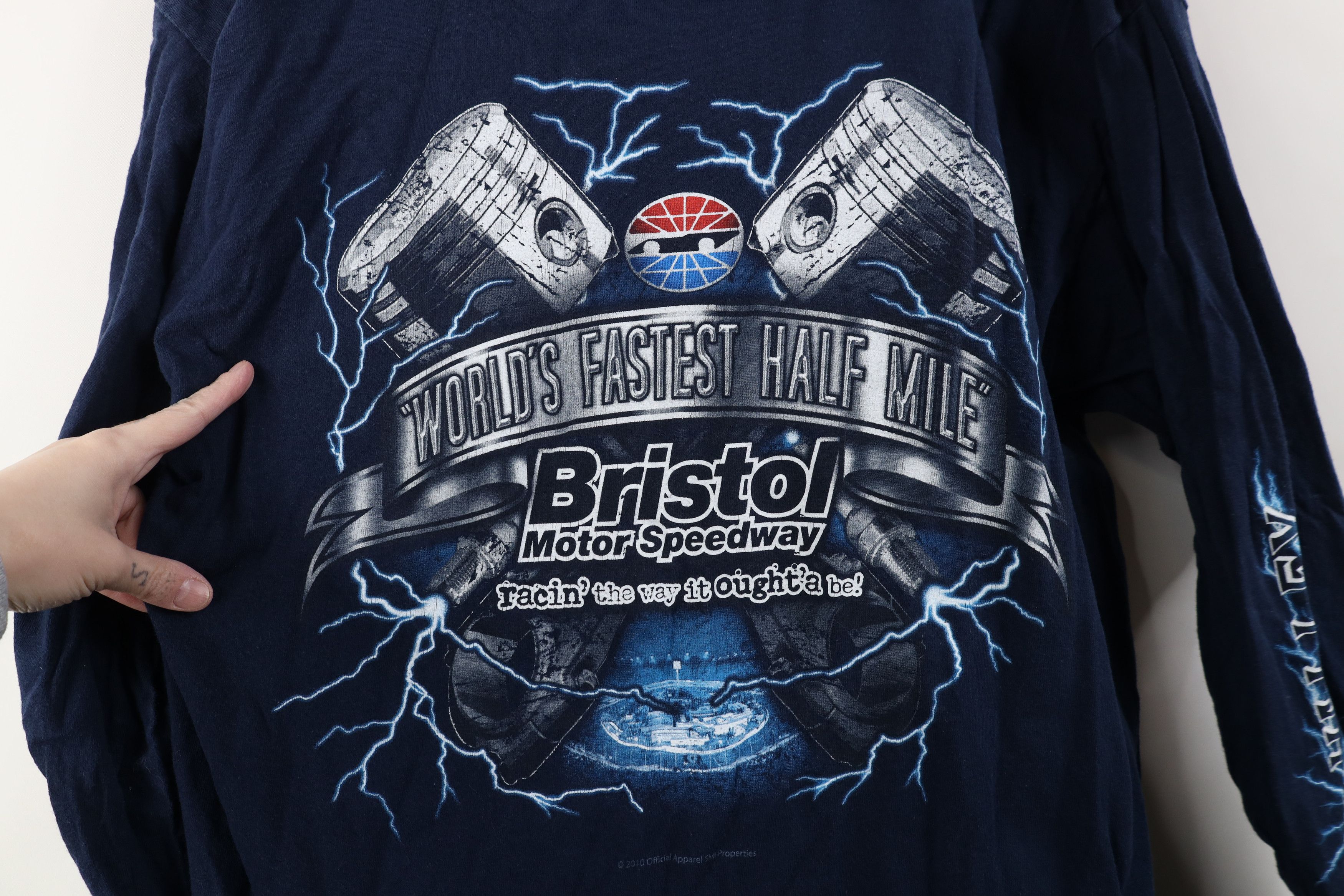 Vintage Vintage Y2K Bristol Motor Speedway Thunder Lightning T-Shirt Size US XL / EU 56 / 4 - 6 Thumbnail