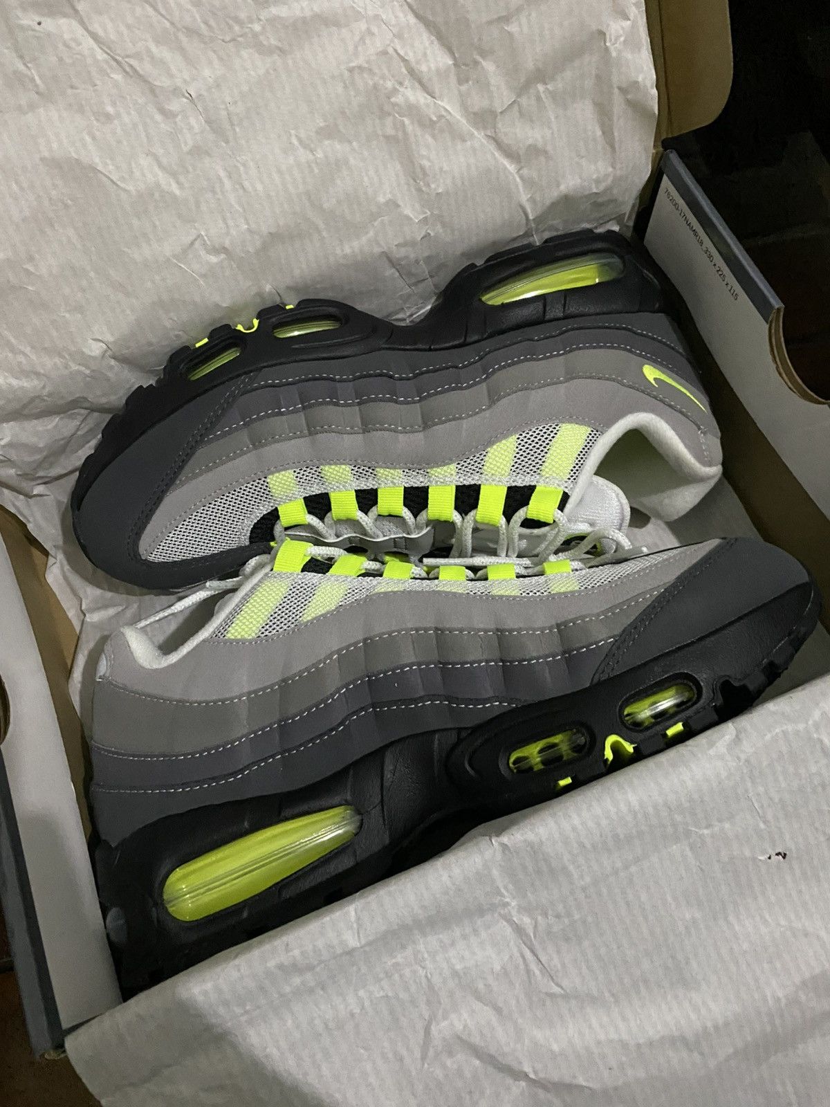 Nike Nike air max 95 og neon Big Bubble 2026 (size 9.5) Size US 9.5 / EU 42-43 - 6 Thumbnail