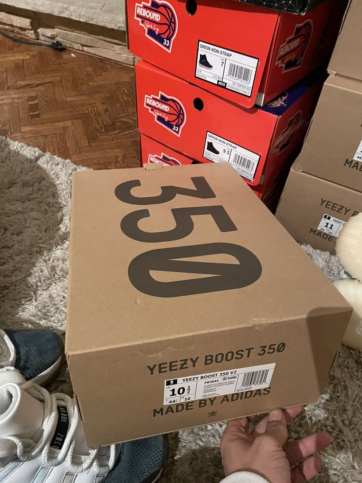 Yeezy Yeezy 350 V2 Clout White Non-Reflective Size US 10.5 / EU 43-44 - 9 Thumbnail