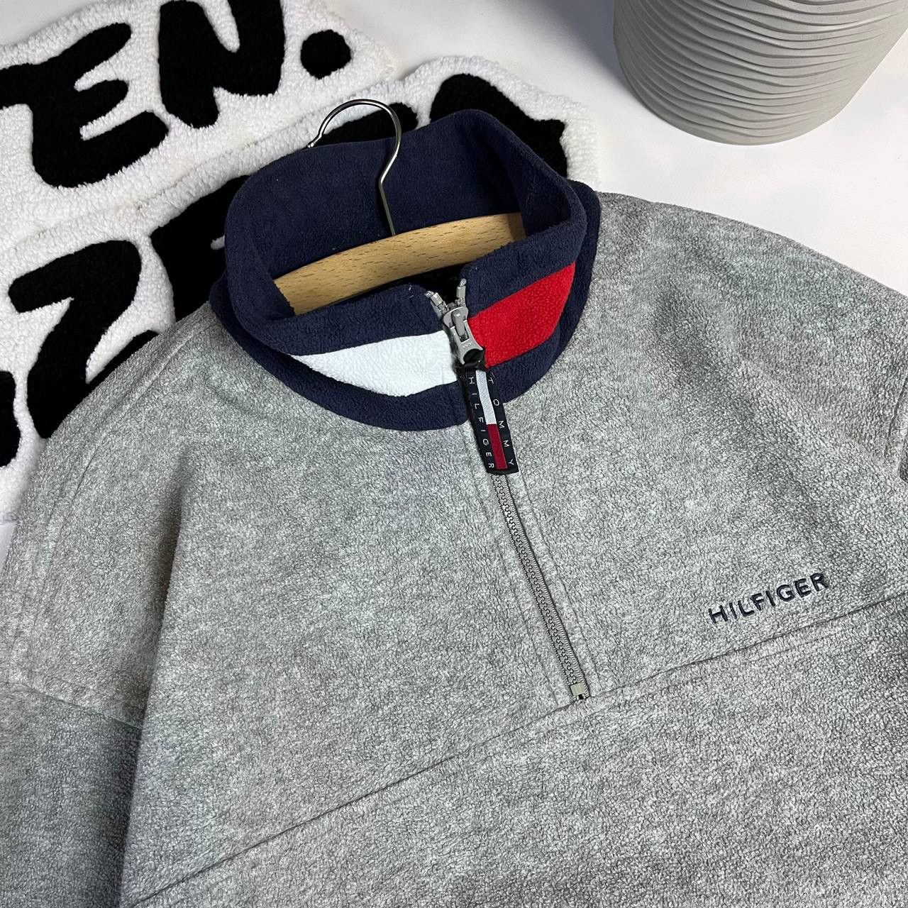 Tommy Hilfiger × Vintage Vintage 90s Tommy Hilfiger Big Logo 1/4 Zip Fleece Size US L / EU 52-54 / 3 - 1 Thumbnail