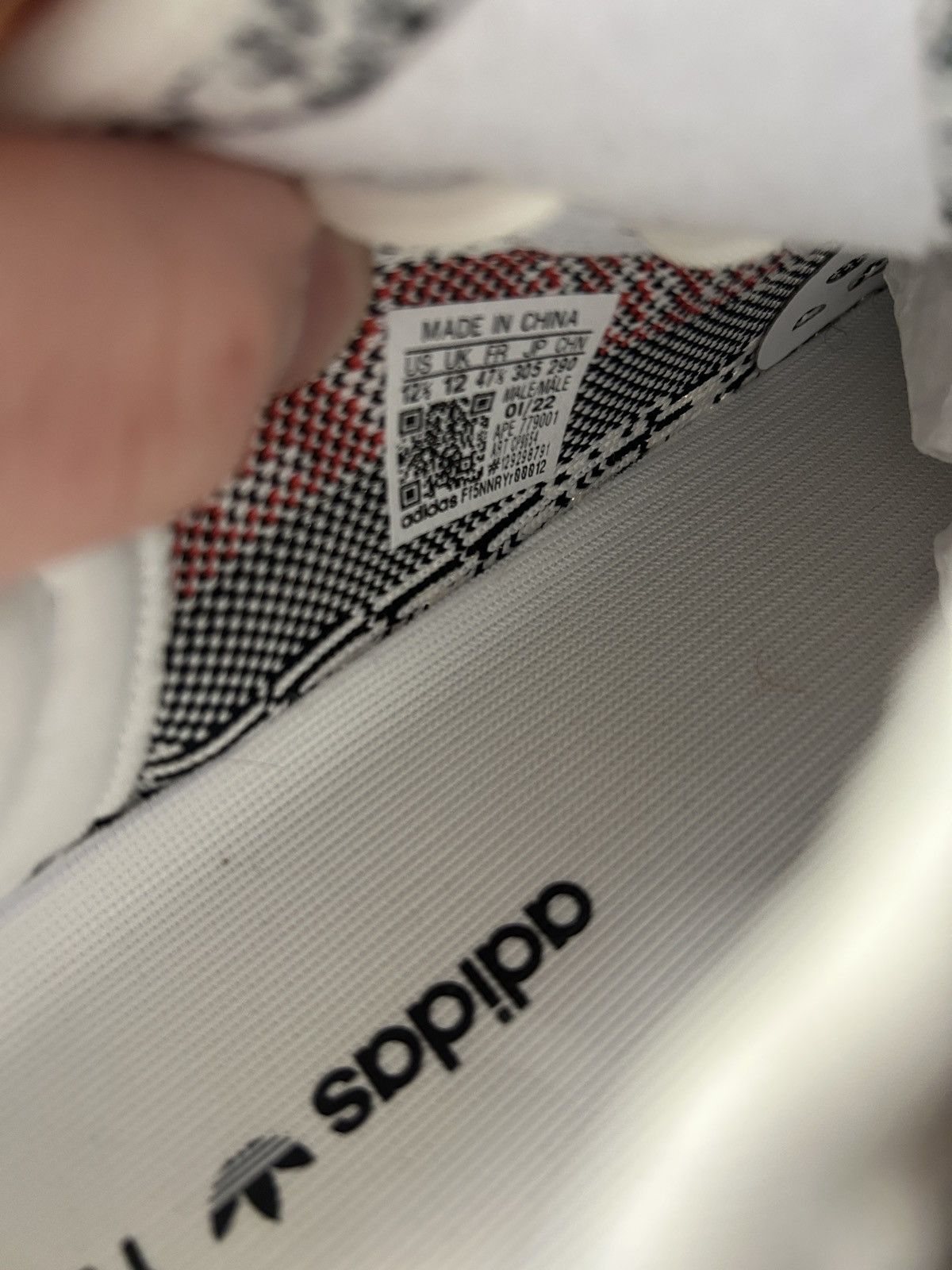 Yeezy Yeezy 350 Zebra 2022 Size US 12.5 / EU 45-46 - 6 Thumbnail