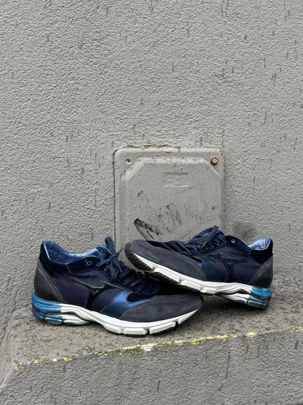 Japanese Brand × Mizuno Mizuno Wave Sirius Velour Purple Size US 11.5 / EU 44-45 - 1 Thumbnail