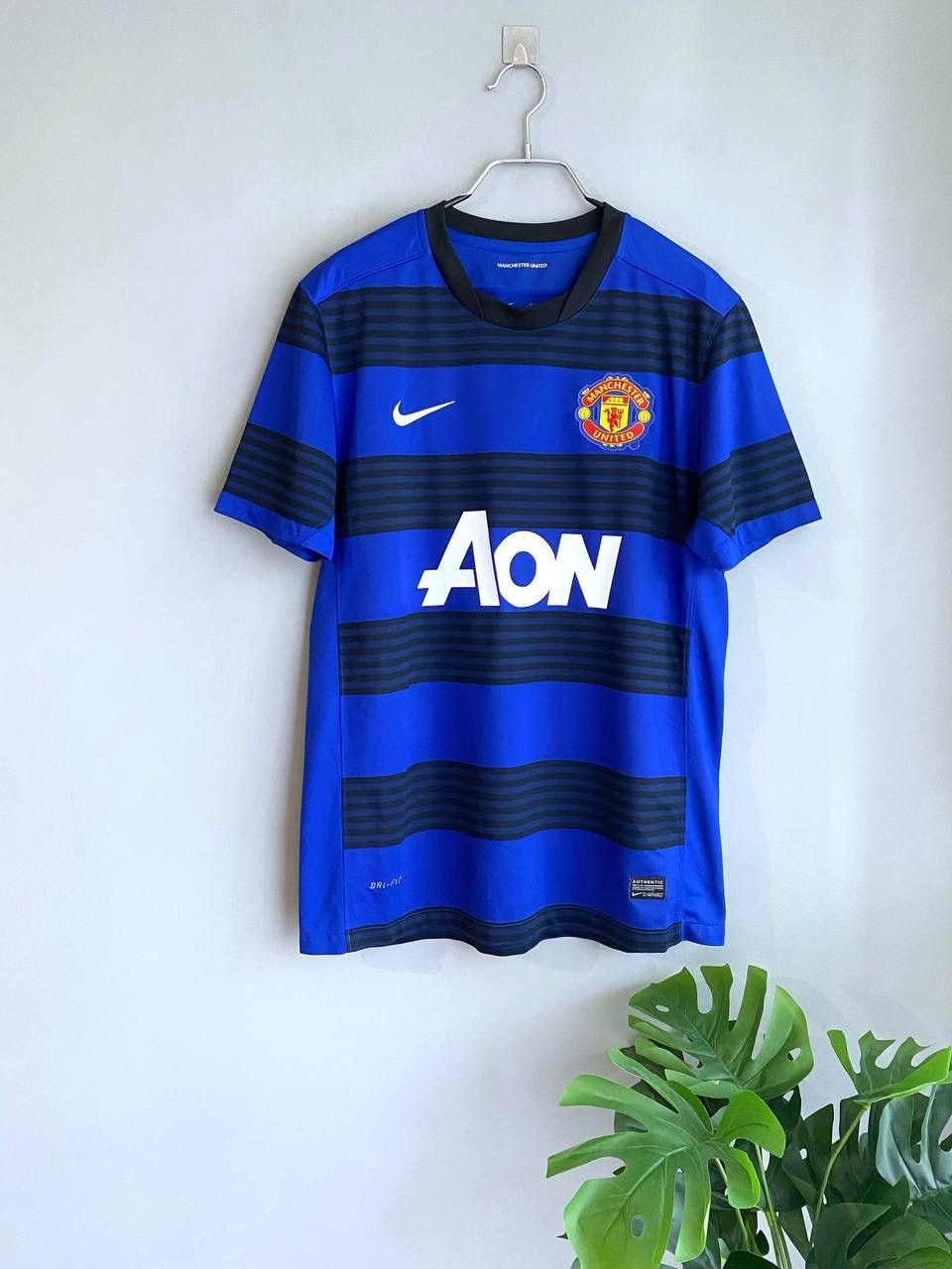 Nike Nike Manchester United 2011/2012 Away Soccer Jersey, Size L Size US L / EU 52-54 / 3 - 1 Thumbnail