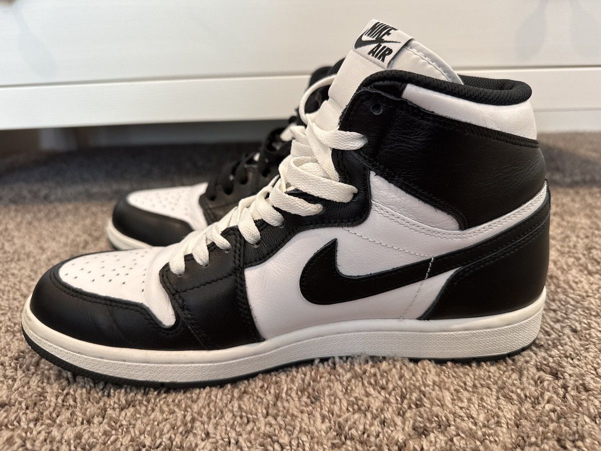 Jordan Brand × Nike Jordan 1 Black White (2014) Size US 10.5 / EU 43-44 - 2 Thumbnail