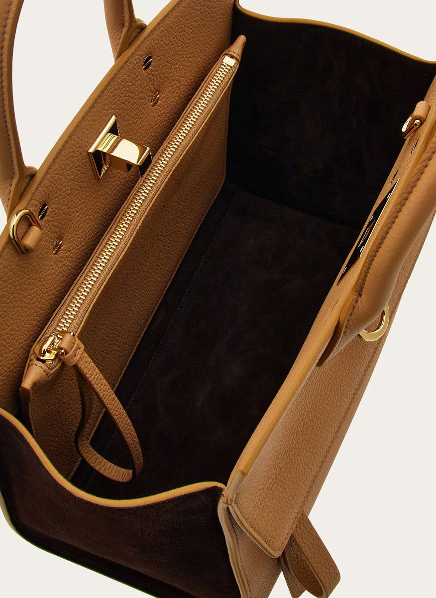 Salvatore Ferragamo o1s1rm0924 Size: OS / Studio Leather Bag in Camel/Moro Size ONE SIZE - 5 Thumbnail