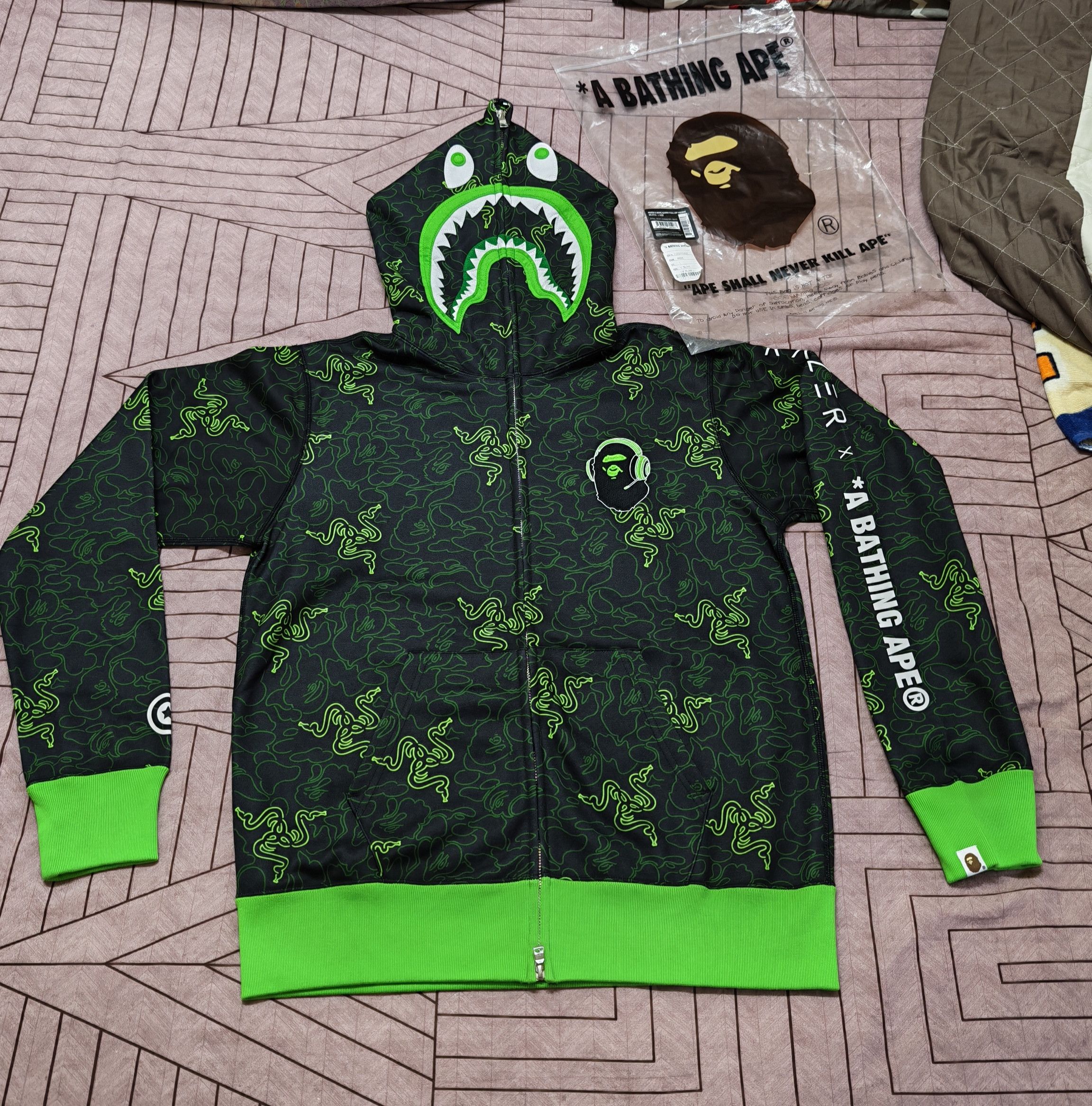 Bape Bape X Razer shark hoodie Size L Size US L / EU 52-54 / 3 - 1 Thumbnail