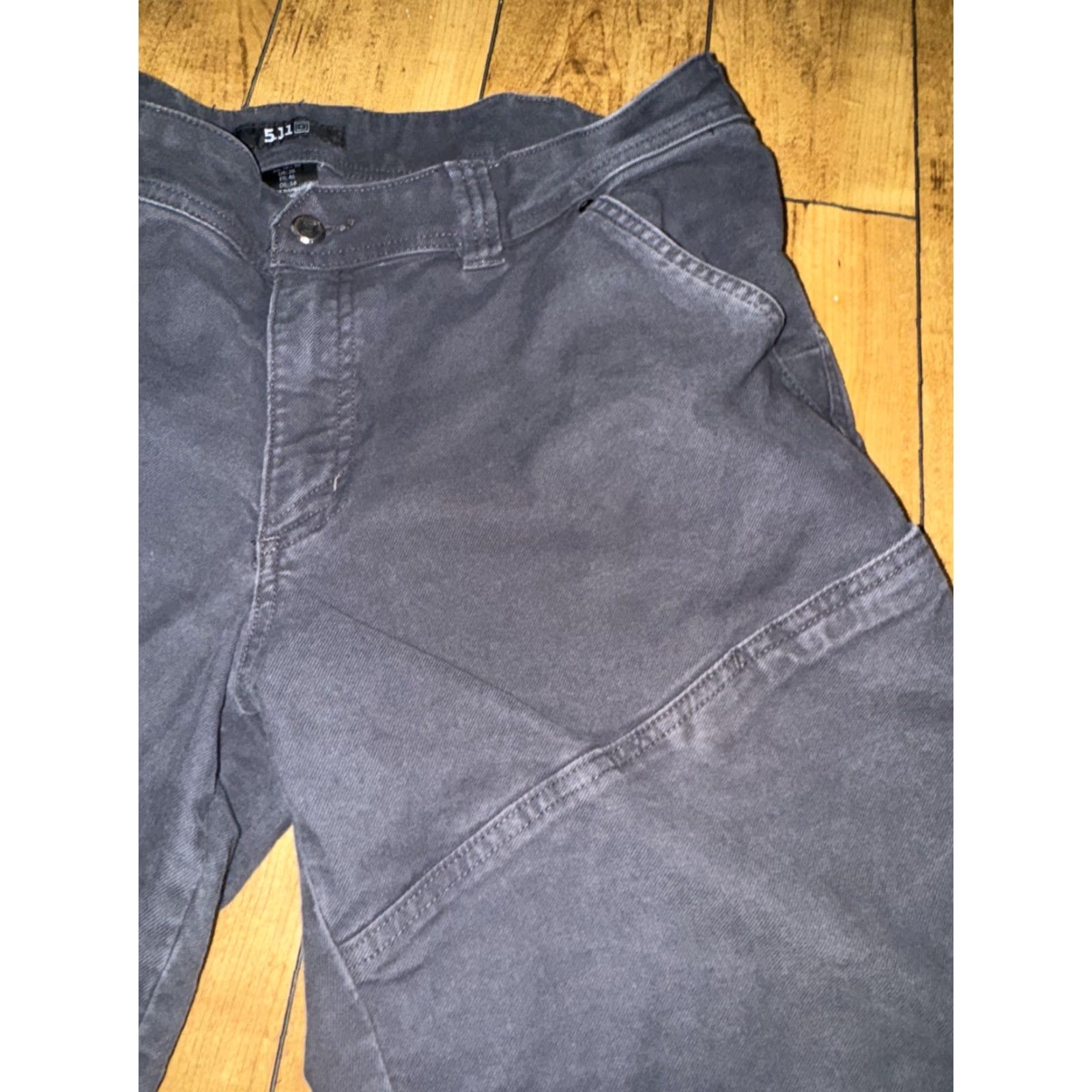 Vintage 5.11 Tactical Carpenter Pants Men’s 38x30 Gray Cargo Pockets Workwear Utility Pants Size US 38 / EU 54 - 3 Thumbnail