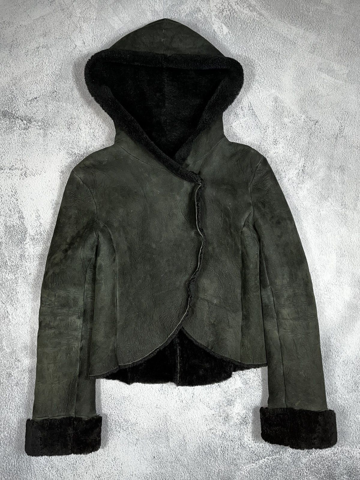 Vintage 90s sheepskin cropped hooded b3 coat jacket 00s
