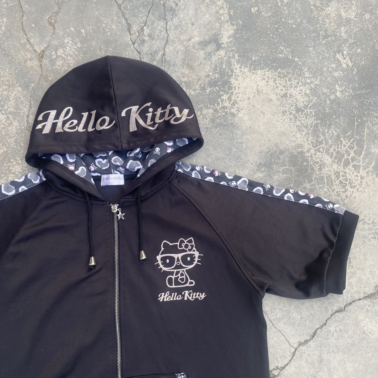 Japanese Brand Rare Hello Kitty Black Skull Hoodie Size US L / EU 52-54 / 3 - 5 Thumbnail
