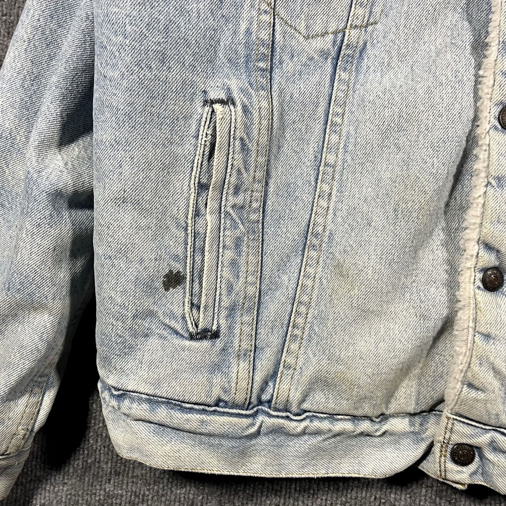 Levi's VINTAGE Levi's Denim Jacket Mens M Blue 1982 USA Sherpa Lined Denim Jacket Size US M / EU 48-50 / 2 - 3 Thumbnail