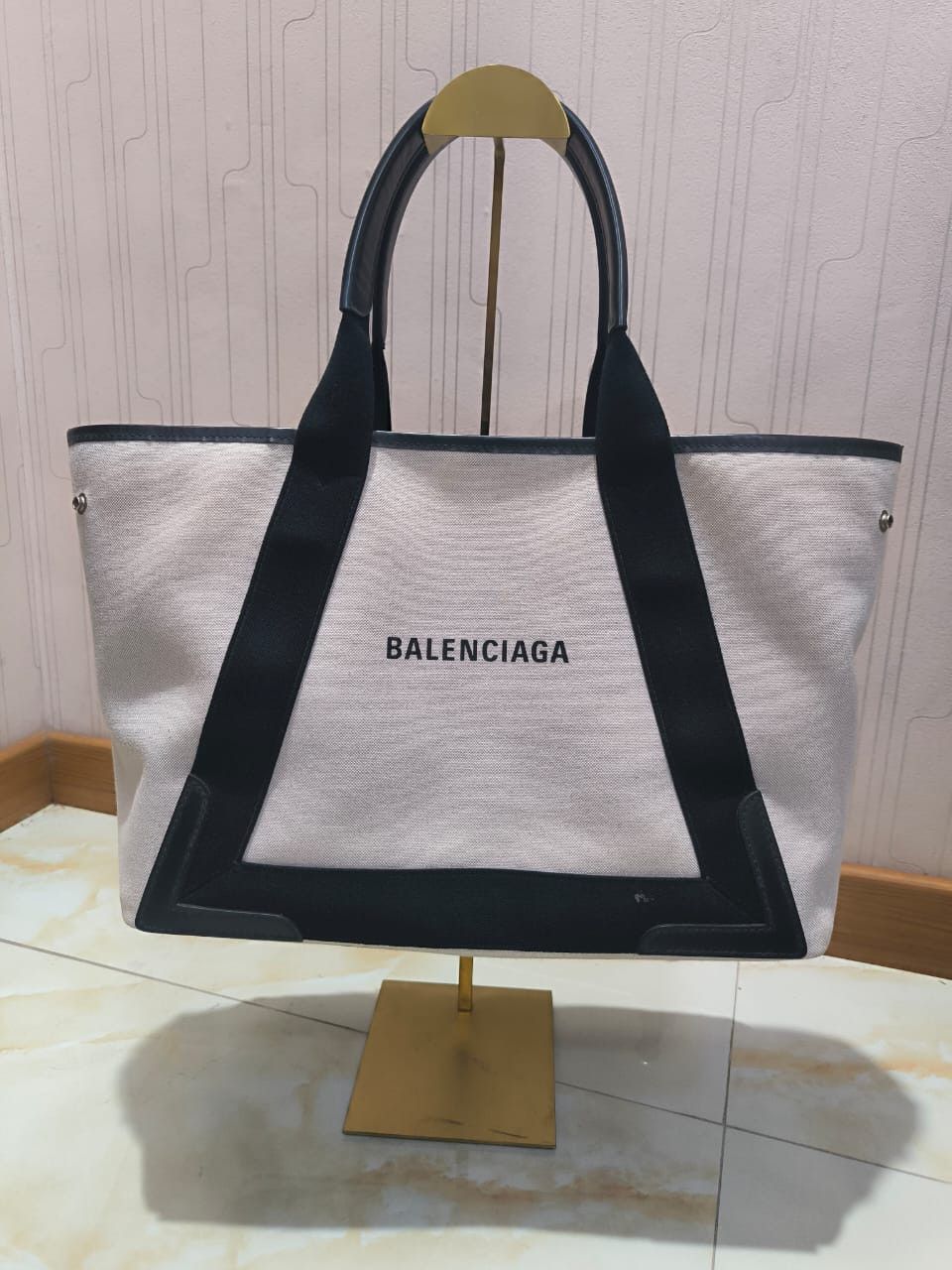 Balenciaga Medium Navy Cabas Tote Bag in White, Women's