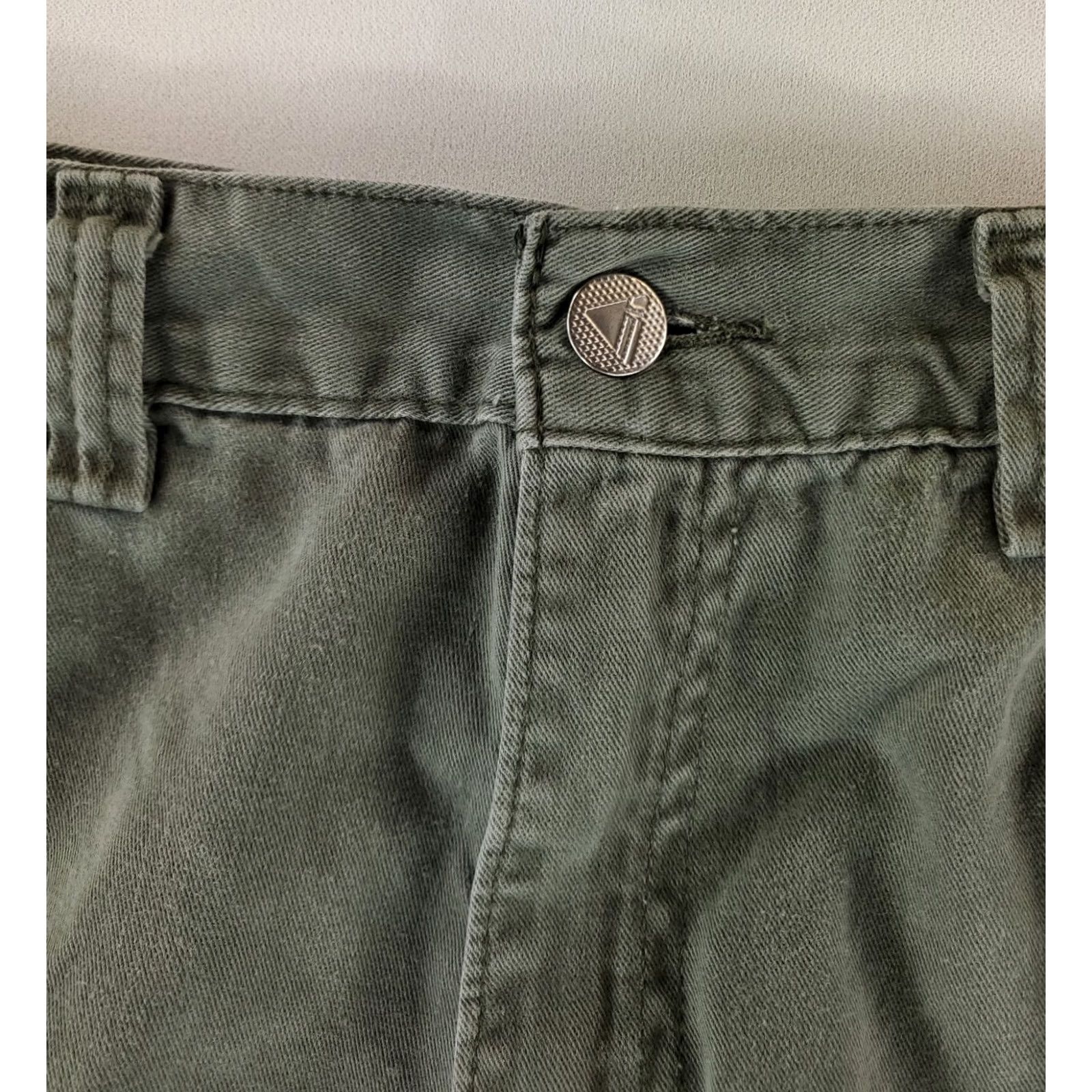 Levi's VINTAGE Levi's Shorts Cargo Silvertab VTG Y2K Green 10 Inch Inseam Mens 40 Size US 40 / EU 56 - 2 Thumbnail