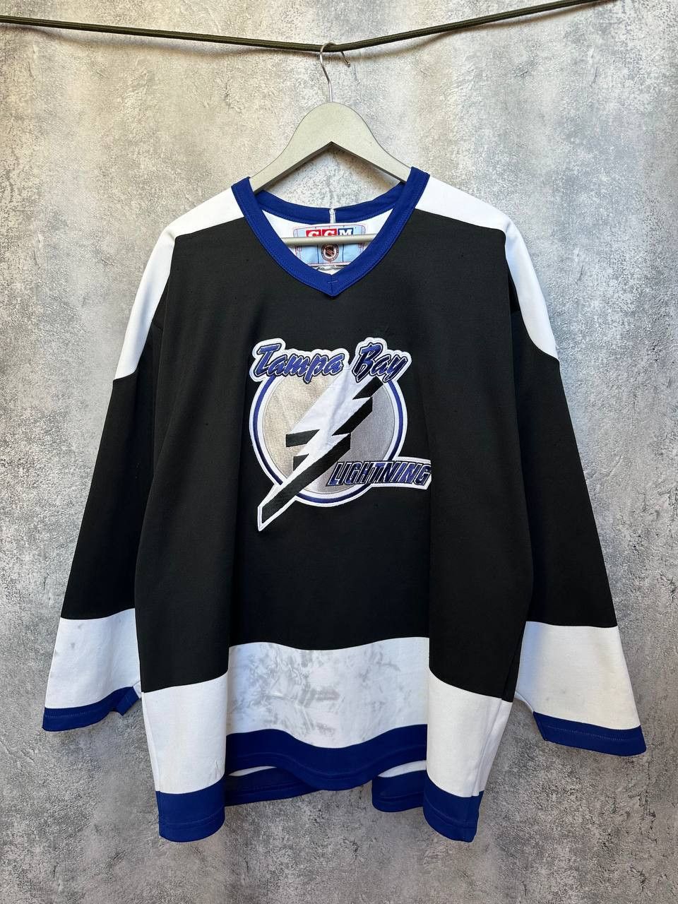 Ccm Vintage CCM NHL Tampa Bay Lightning Jersey Made in Canada Size US XL / EU 56 / 4 - 2 Thumbnail