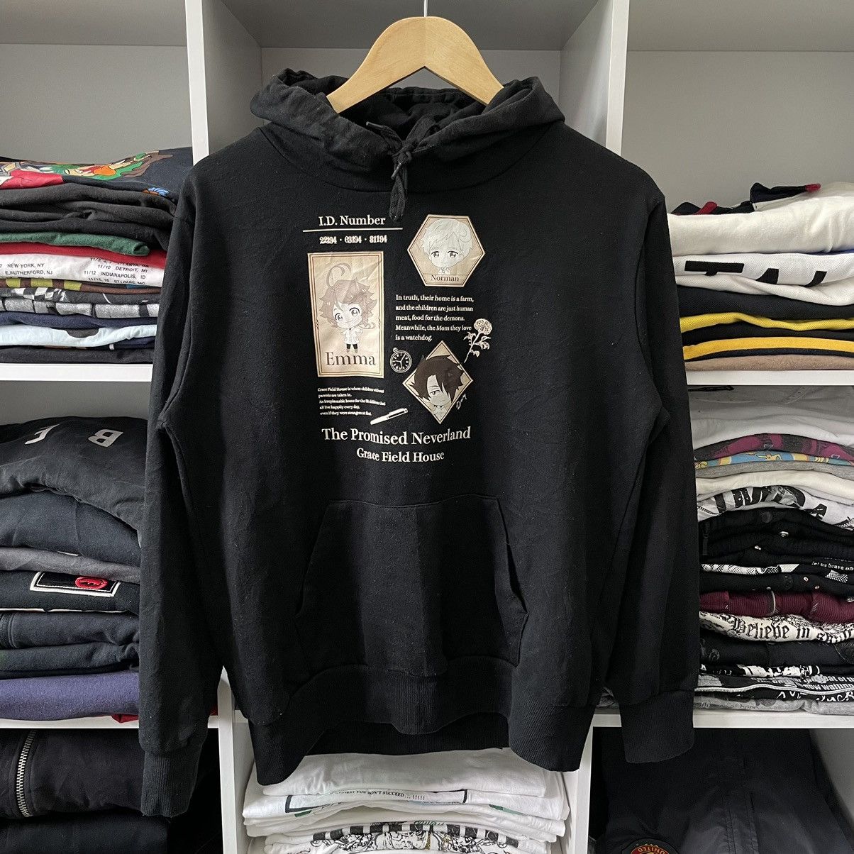 Anime Anime Manga The Promised Neverland Hoodie Size US M / EU 48-50 / 2 - 1 Thumbnail