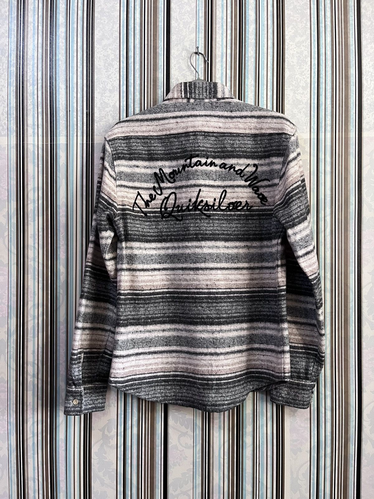 Quiksilver Mountain & wave embroidery striped #D2 Size US M / EU 48-50 / 2 - 2 Thumbnail