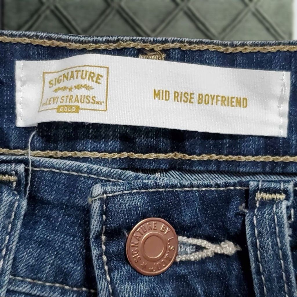 Vintage Levis Strauss Signature Jeans Mid Rise Boyfriend 27 X 28 Fits Like Womens Size 4 Size 27" / US 4 / IT 40 - 1 Thumbnail