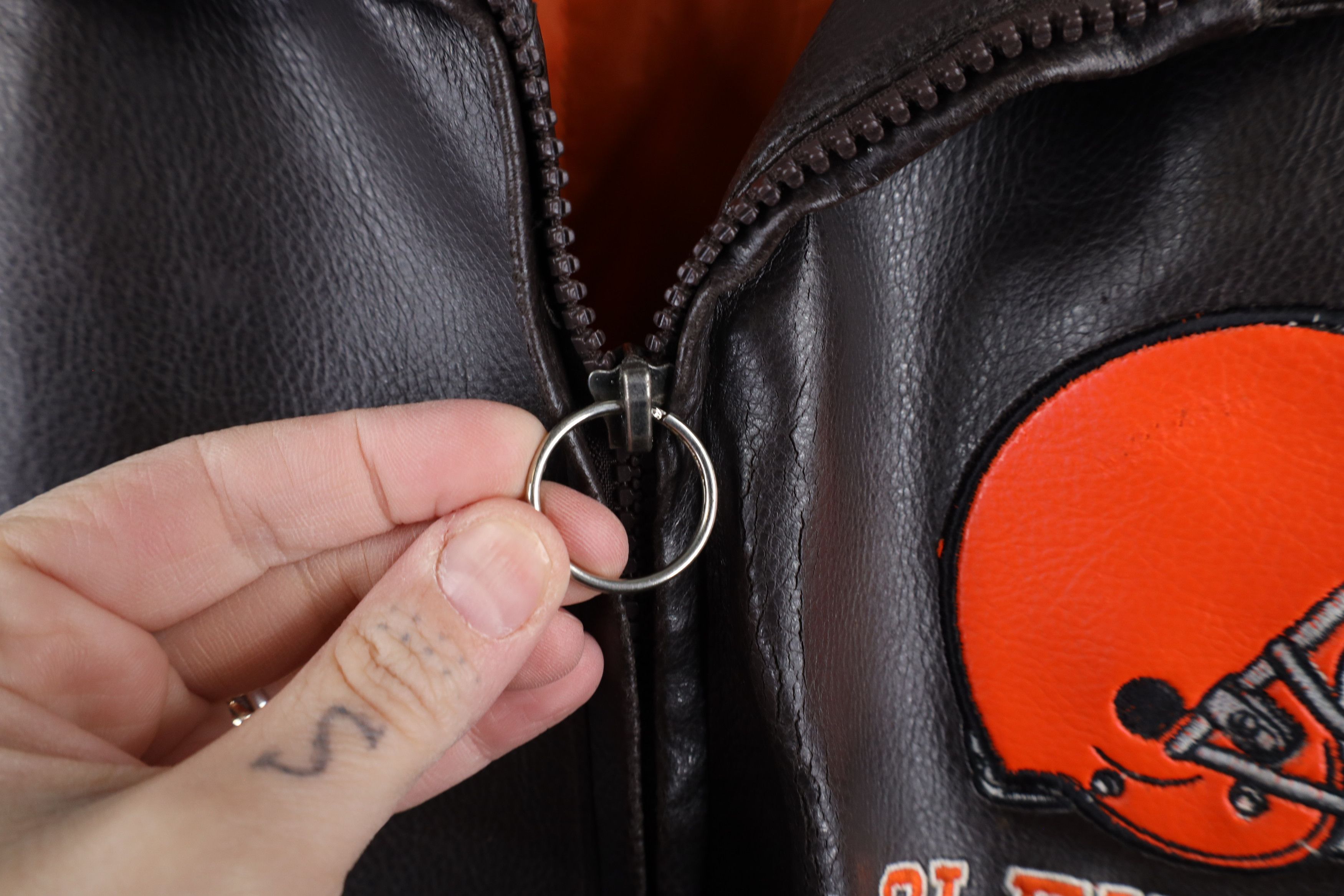 Vintage Vintage 90s Y2K Leather Cleveland Browns Football Jacket Size US L / EU 52-54 / 3 - 5 Thumbnail