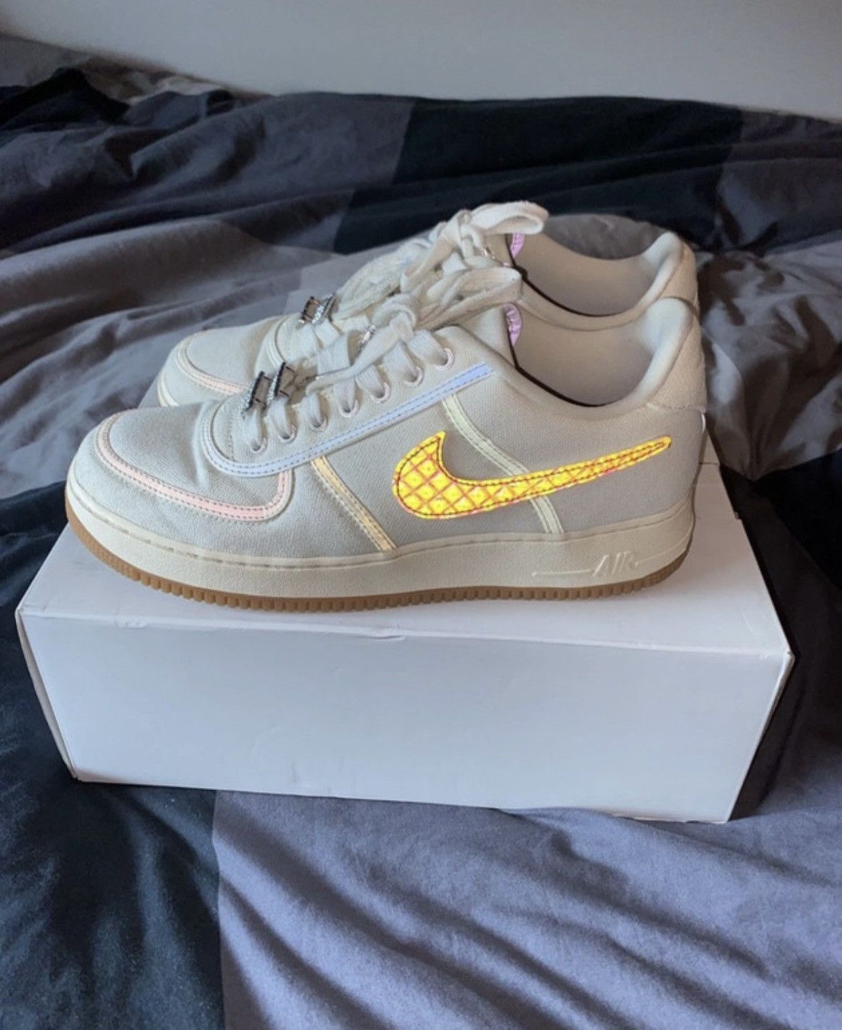 Nike × Travis Scott Travis scott x nike air force 1 sail 2018 Size US 10 / EU 43 - 2 Thumbnail
