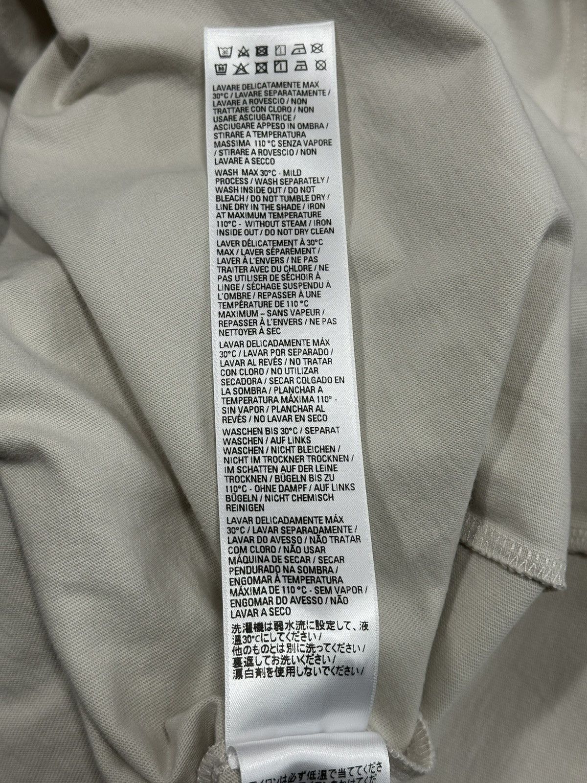 Balenciaga Balenciaga FW22 Be Different T-Shirt Size US L / EU 52-54 / 3 - 7 Thumbnail