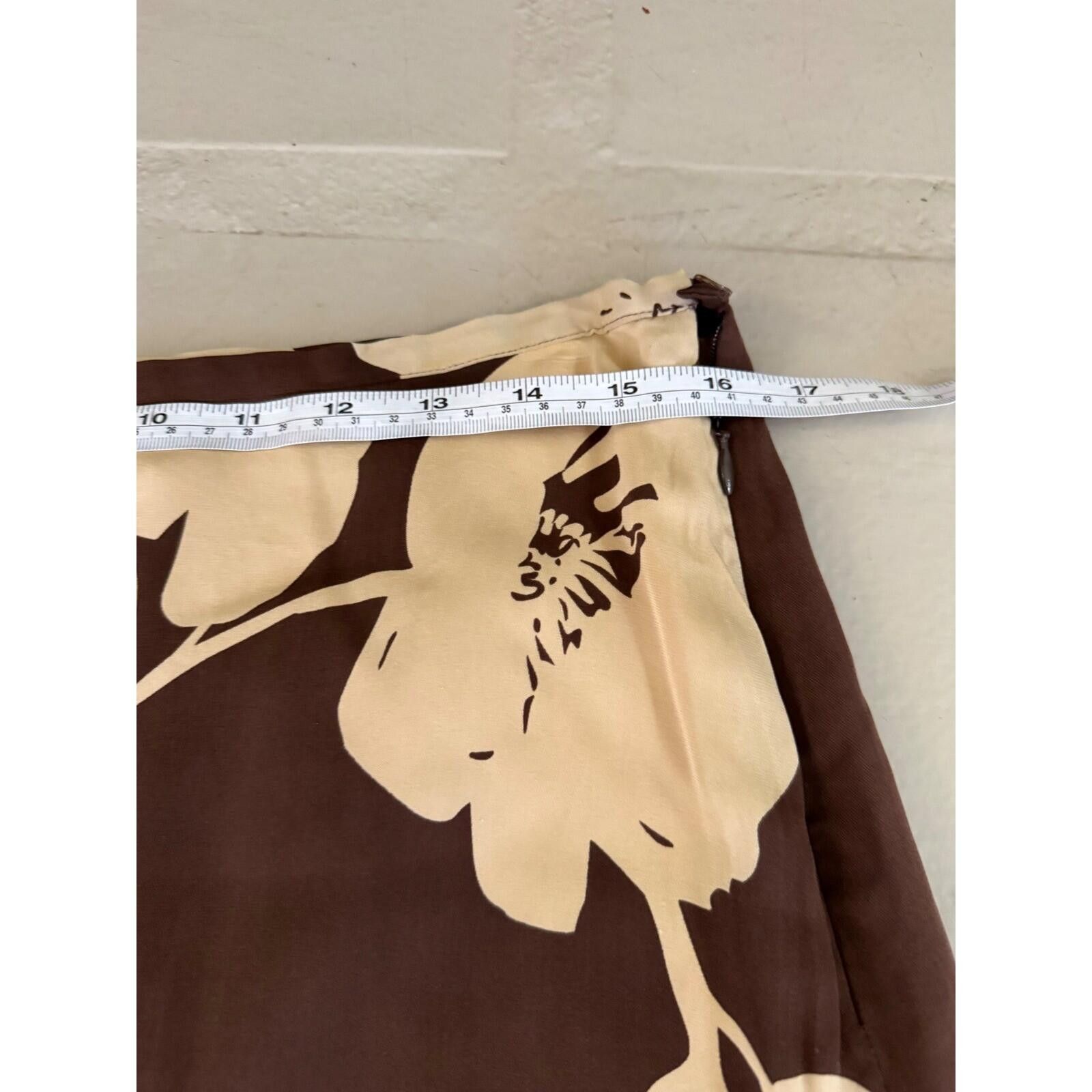 Tommy Bahama Vintage Tommy Bahama Brown Cream Floral Silk Blend Skirt 12 Size 34" / US 12 / IT 48 - 5 Thumbnail