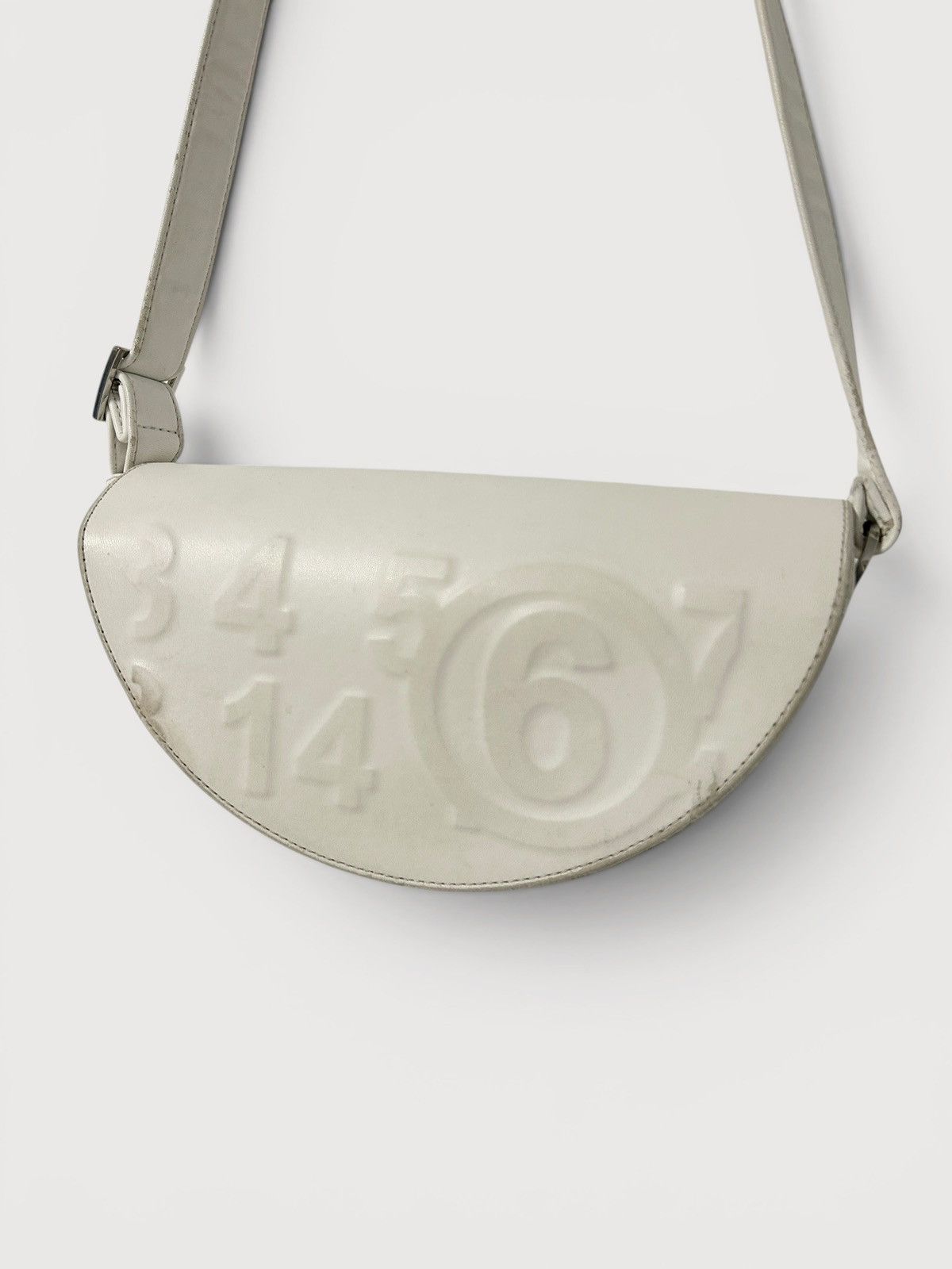 Maison Margiela "Half Moon" Embossed Number Logo Shoulder Bag Size ONE SIZE - 4 Thumbnail