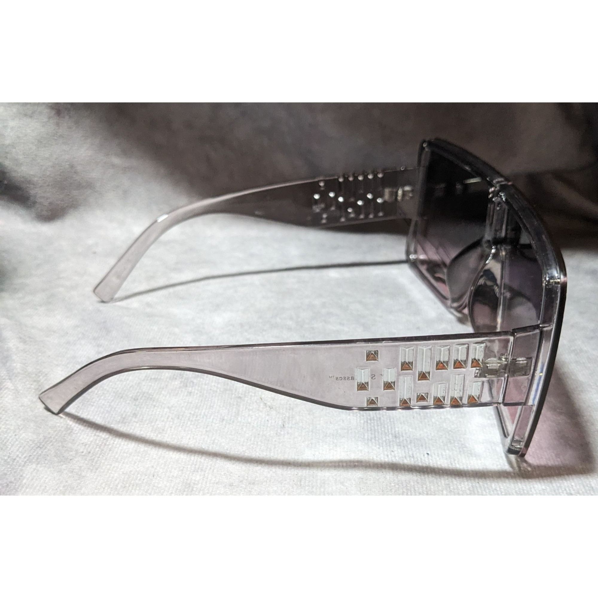 Other New York Sunglasses Translucent Grey Oversized Sunglasses Size ONE SIZE - 3 Thumbnail