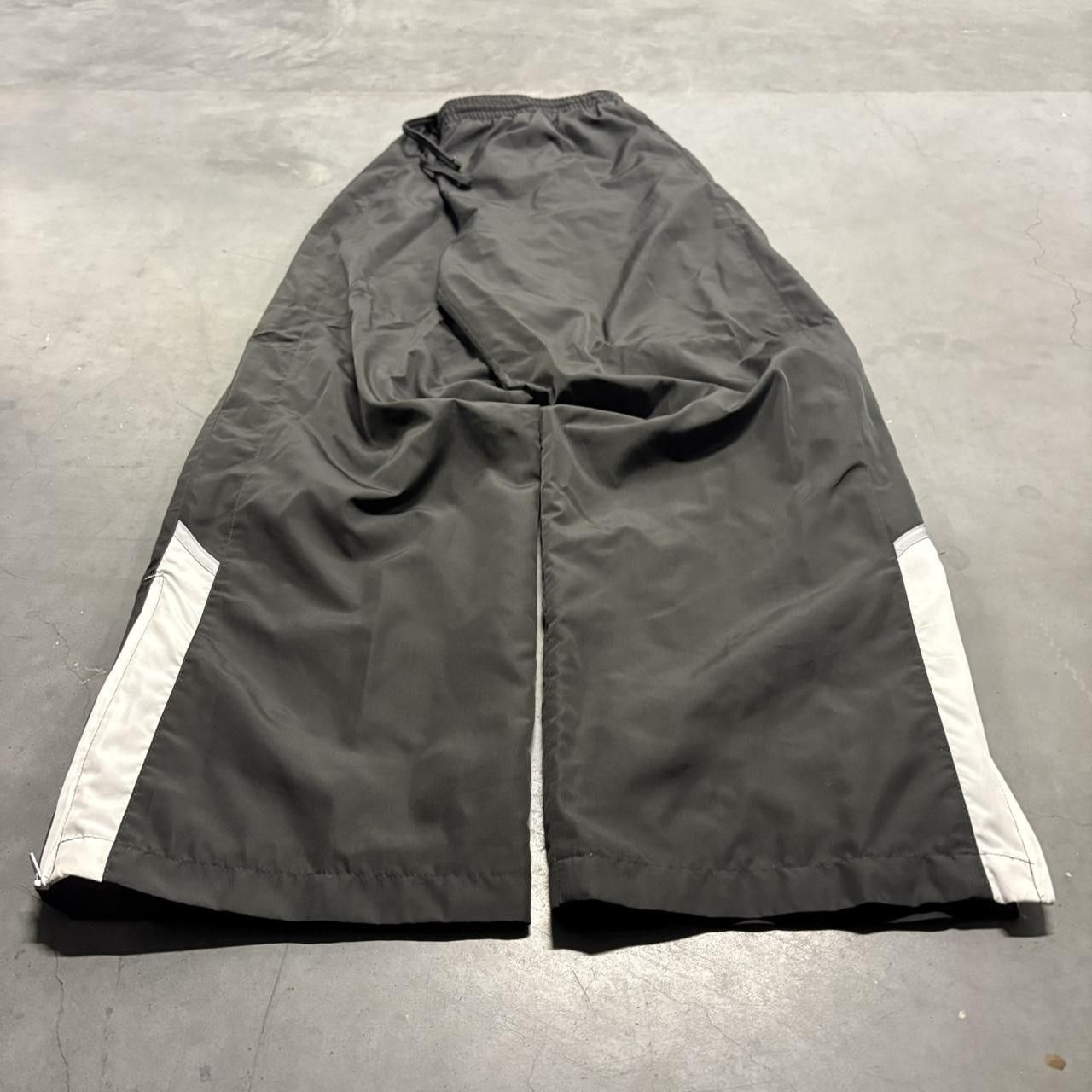 Japanese Brand × Vintage Crazy Vintage Y2K Super Baggy Wideleg TrackPants W Zippers Size US 38 / EU 54 - 2 Thumbnail