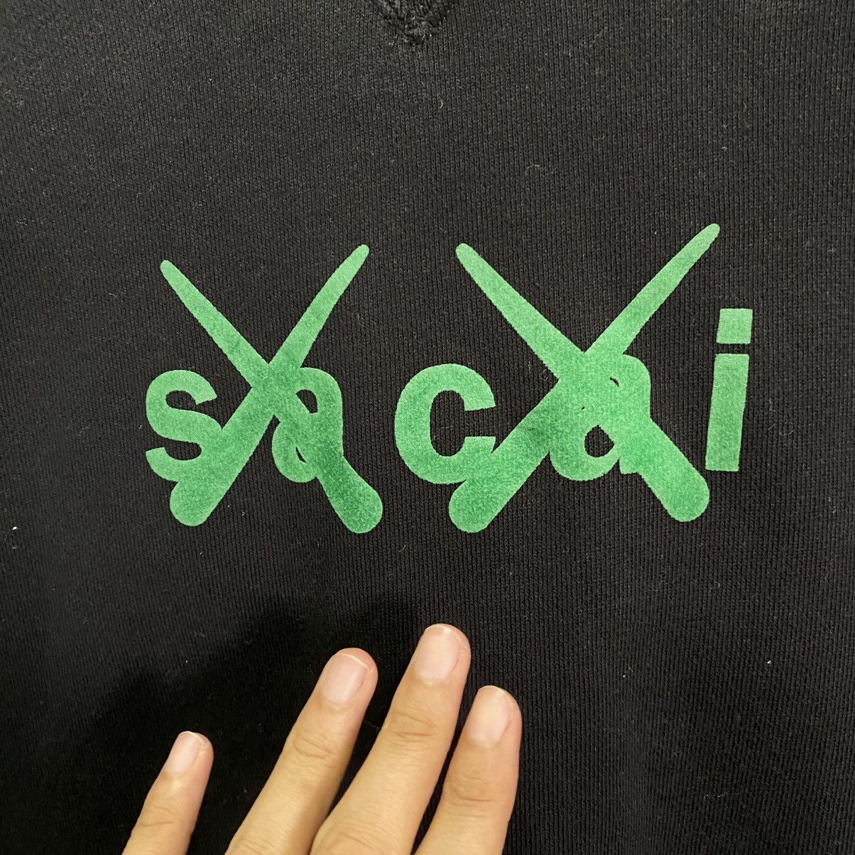 Kaws Sacai x KAWS FW21 Flock Print Logo Hoodie Black/Green Size US L / EU 52-54 / 3 - 5 Thumbnail
