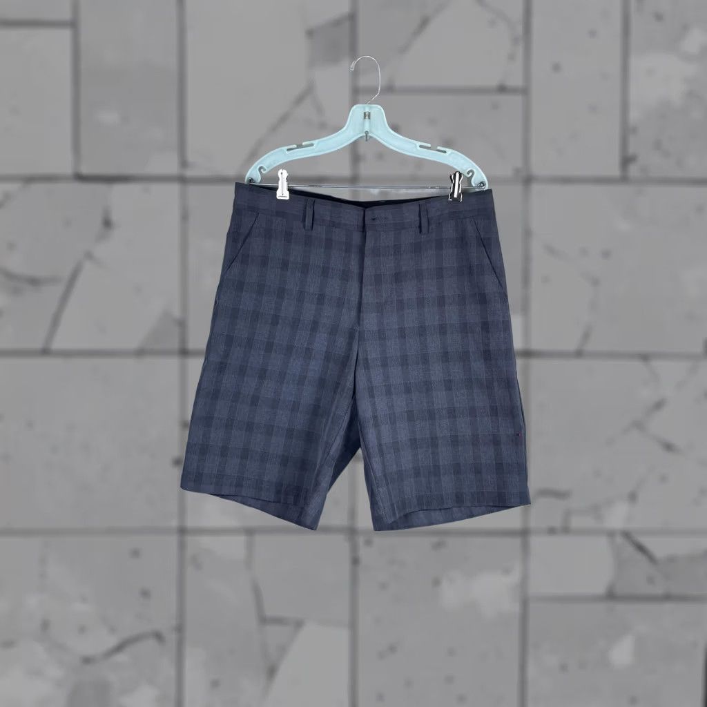Vintage Greg Norman Mens 34 Gray Plaid Chino Golf Shorts 10 Inseam Casual Size US 34 / EU 50 - 1 Thumbnail