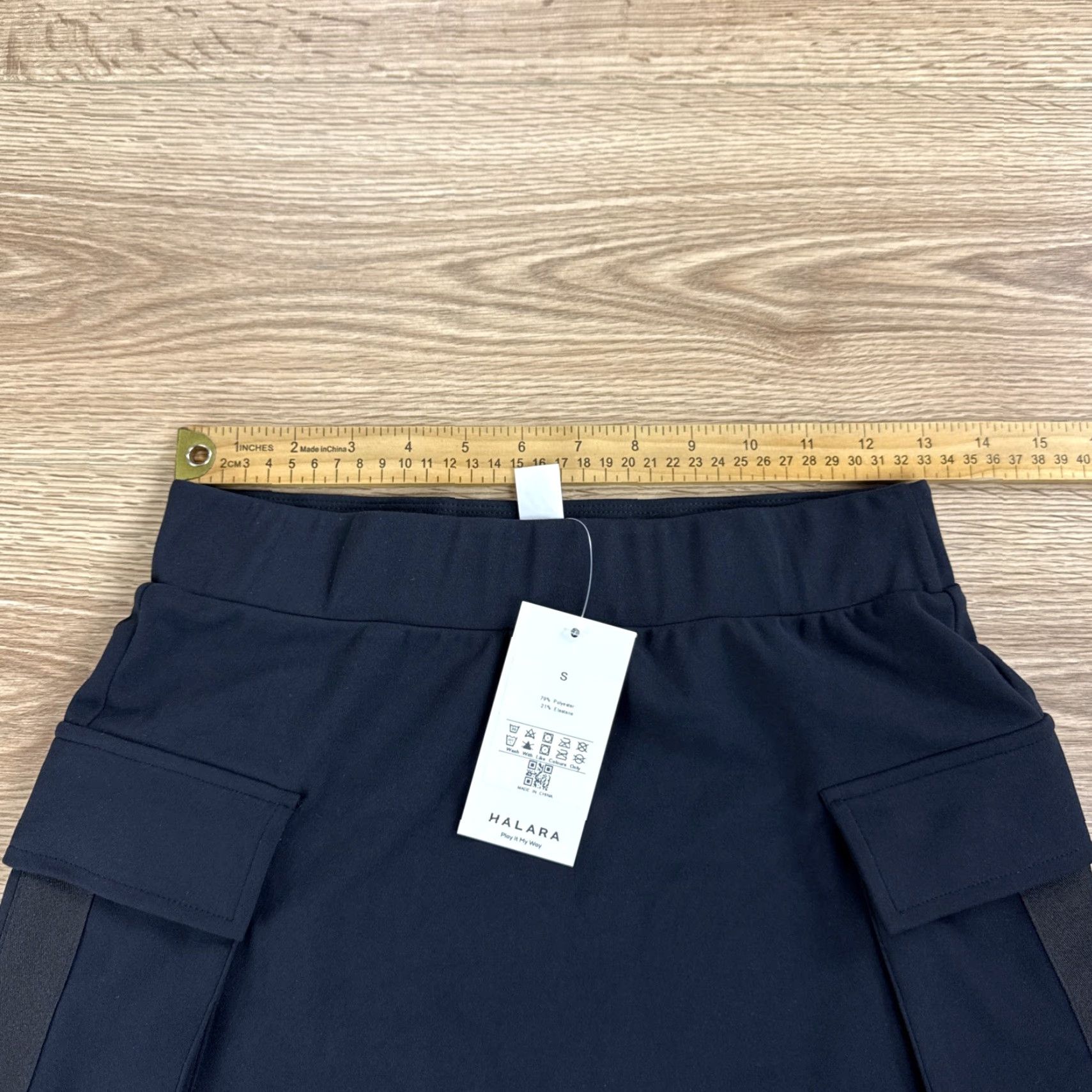 Vintage Cargo Skirt Women Small Black High Waisted Side Flap Pocket Mini Casual Womens Size 28" / US 6 / IT 42 - 3 Thumbnail
