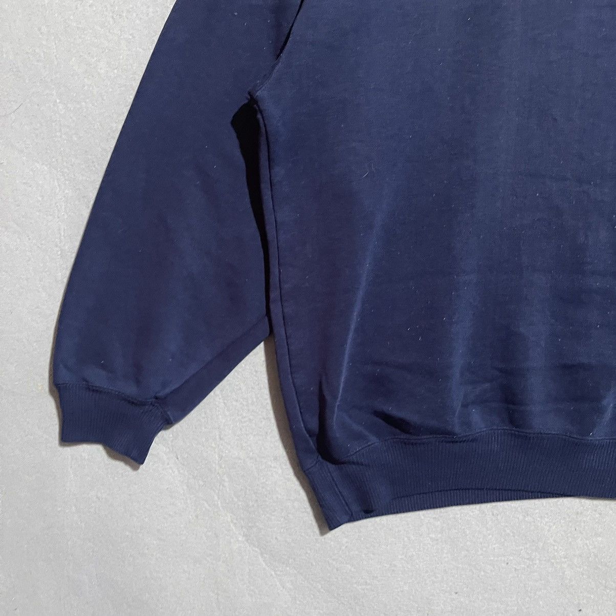 Nike Vintage 90s Nike Navy Blue Crewneck Sweatshirt Size US L / EU 52-54 / 3 - 5 Thumbnail