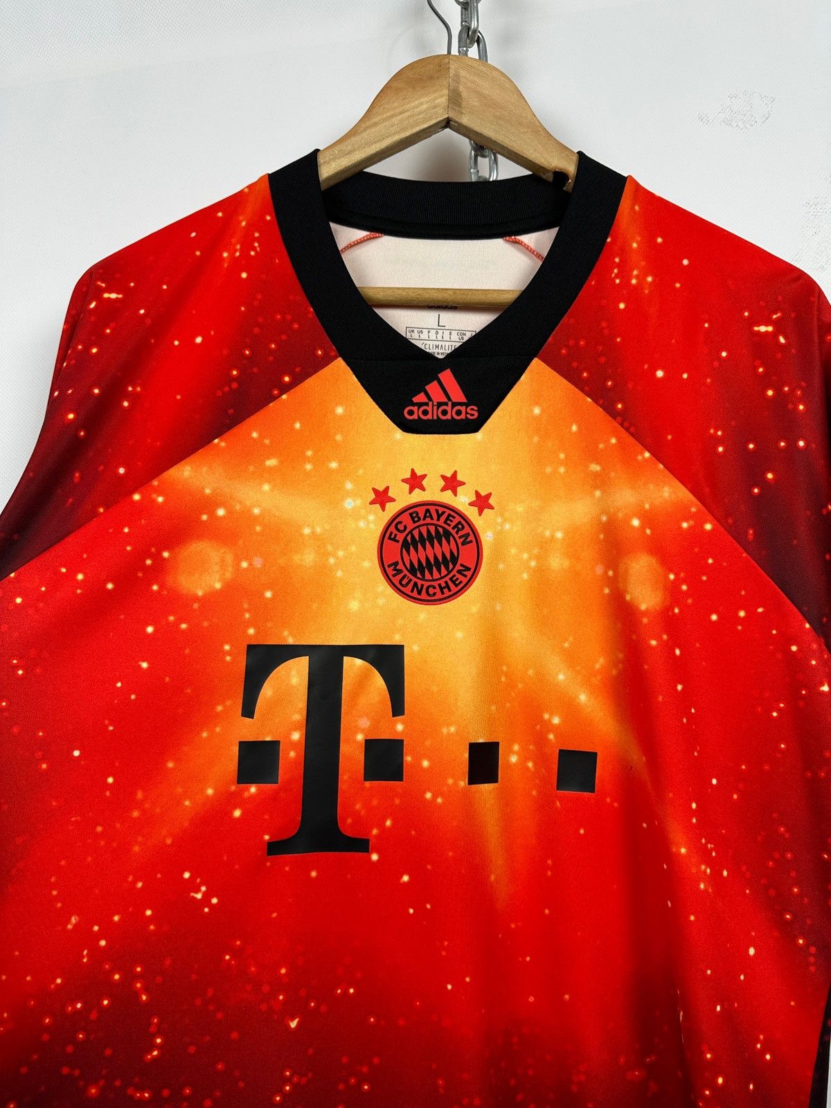 Adidas Adidas Bayern Munich Alaba #27 Special Kit Limited Edition Size US L / EU 52-54 / 3 - 14 Thumbnail