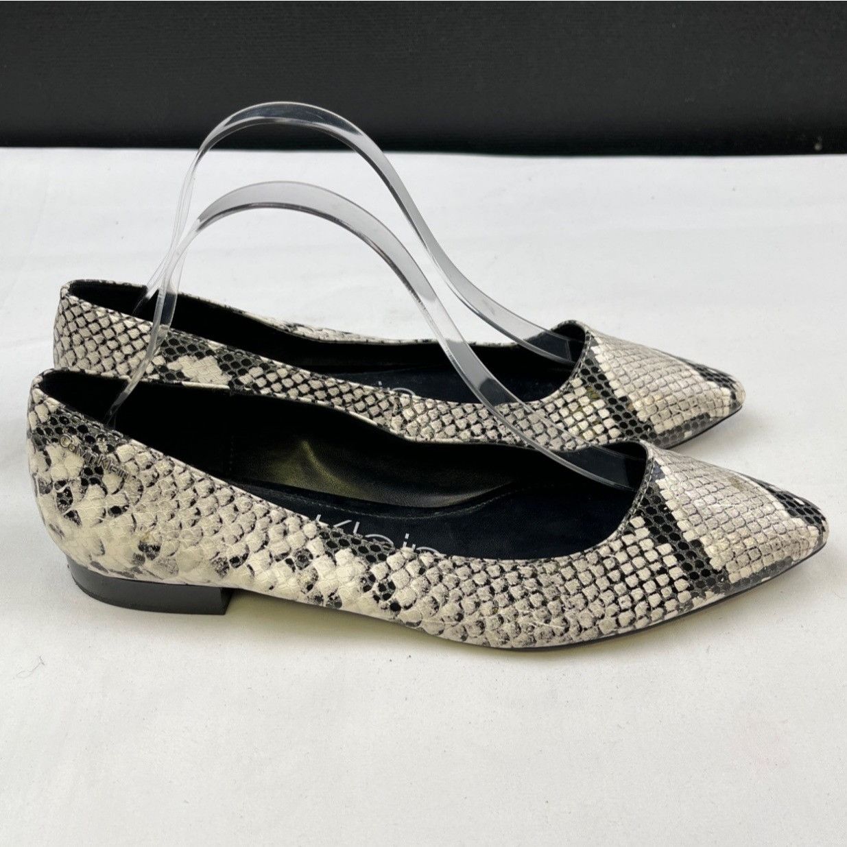 Calvin Klein Calvin Klein Emerin Women's Black/White Shoes/Flats Sz 9 SKU Size US 9 / IT 39 - 4 Thumbnail