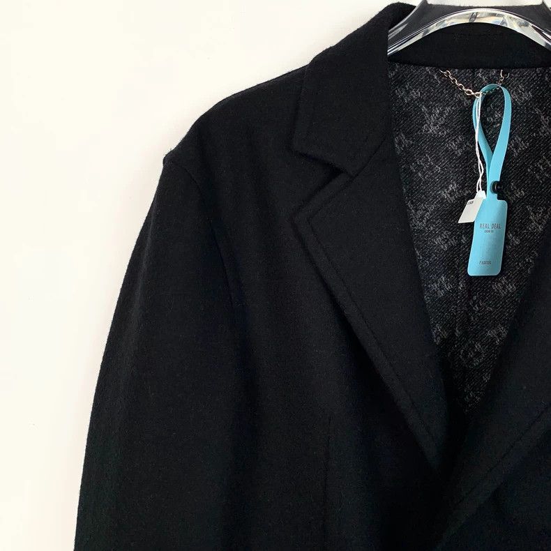 Louis Vuitton Louis Vuitton Single breasted coat with full print of wool Size US S / EU 44-46 / 1 - 3 Thumbnail