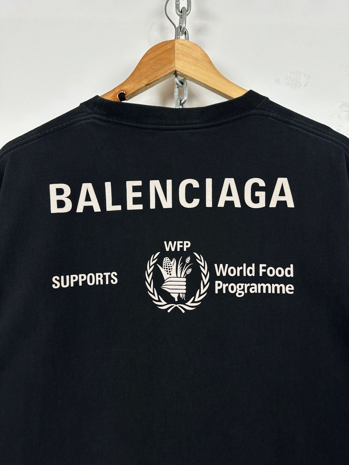 Balenciaga Balenciaga WFP World Wood Programme Supports Black T-Shirt Size US L / EU 52-54 / 3 - 6 Thumbnail