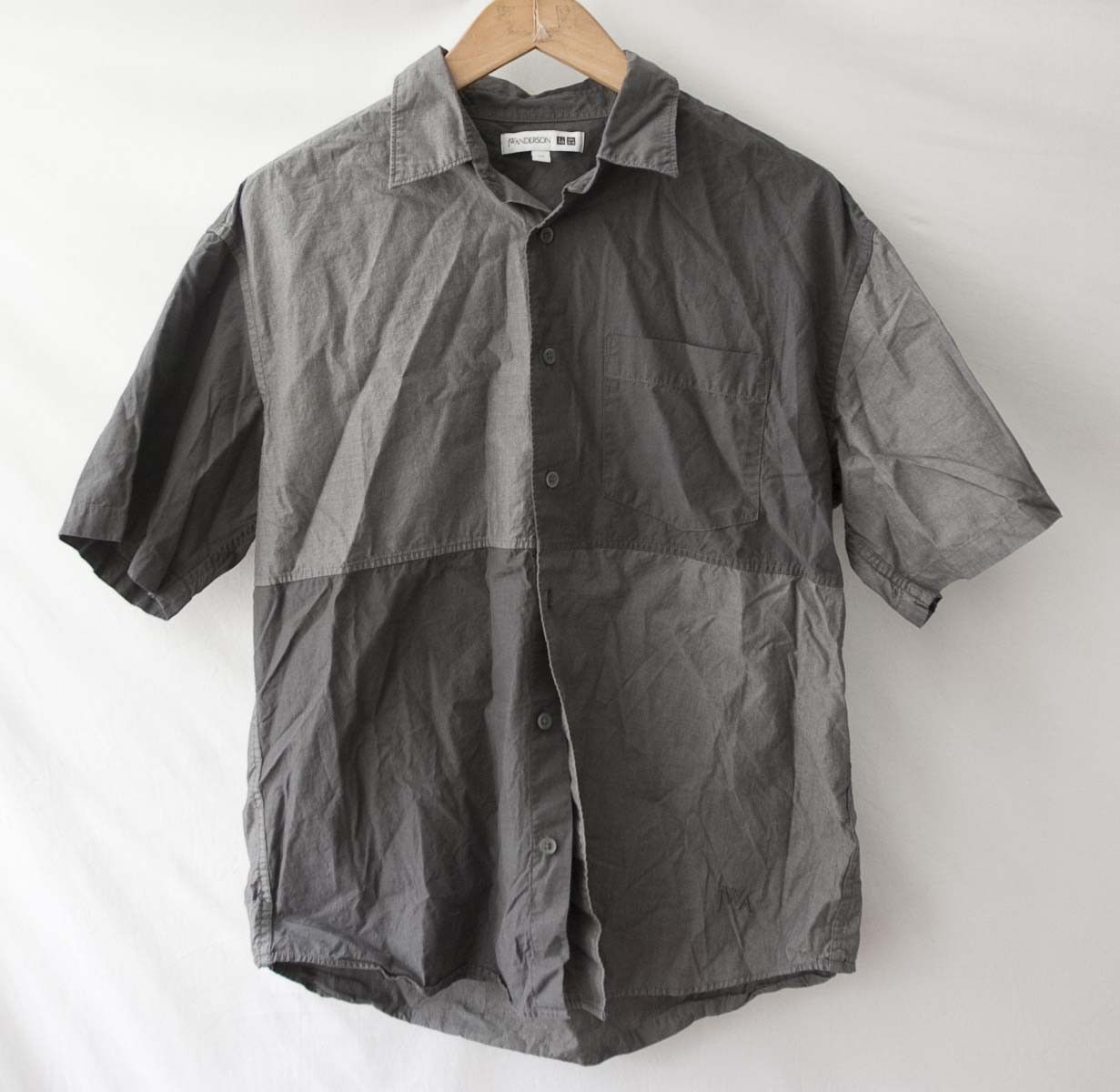 JW Anderson × Uniqlo J W Anderson x Uniqlo Shirt Size S Gray Size US S / EU 44-46 / 1 - 1 Thumbnail