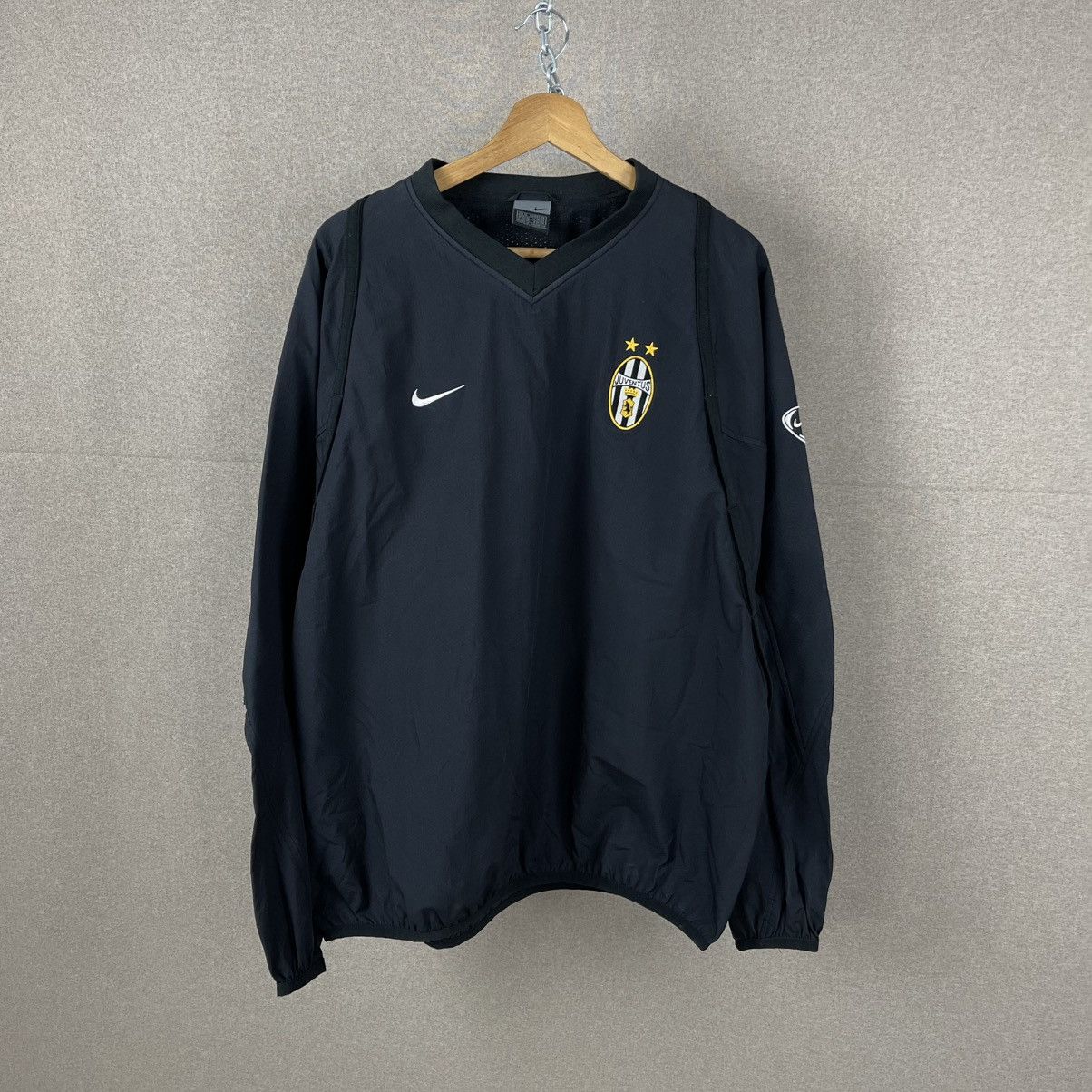 Nike VINTAGE 90s NIKE JUVENTUS NYLON JACKET / CREWNECK Size US XL / EU 56 / 4 - 2 Thumbnail