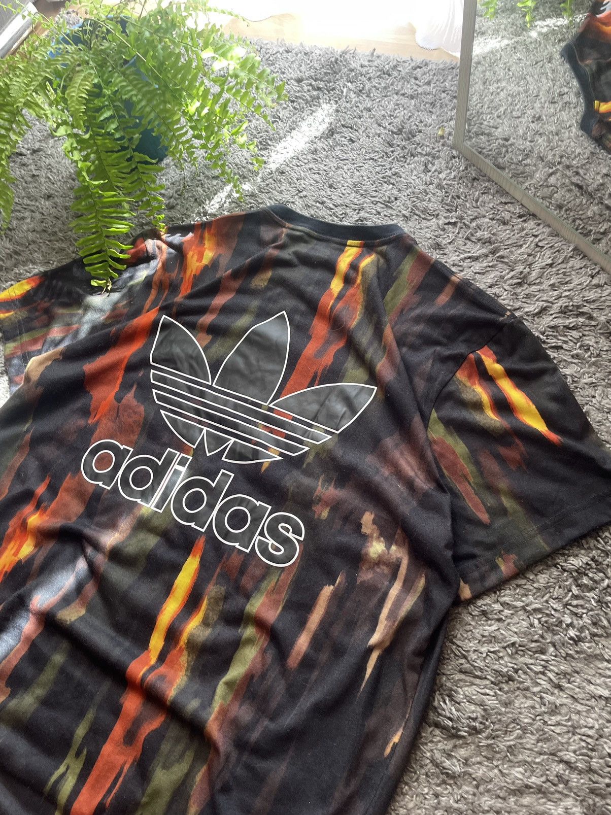 Adidas × Pharrell Adidas T-Shirt Pharrell Williams Designer Streetwear Rare Size US L / EU 52-54 / 3 - 4 Thumbnail