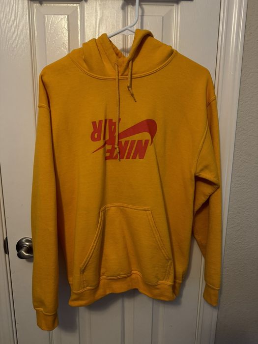 Travis scott best sale x nike hoodie