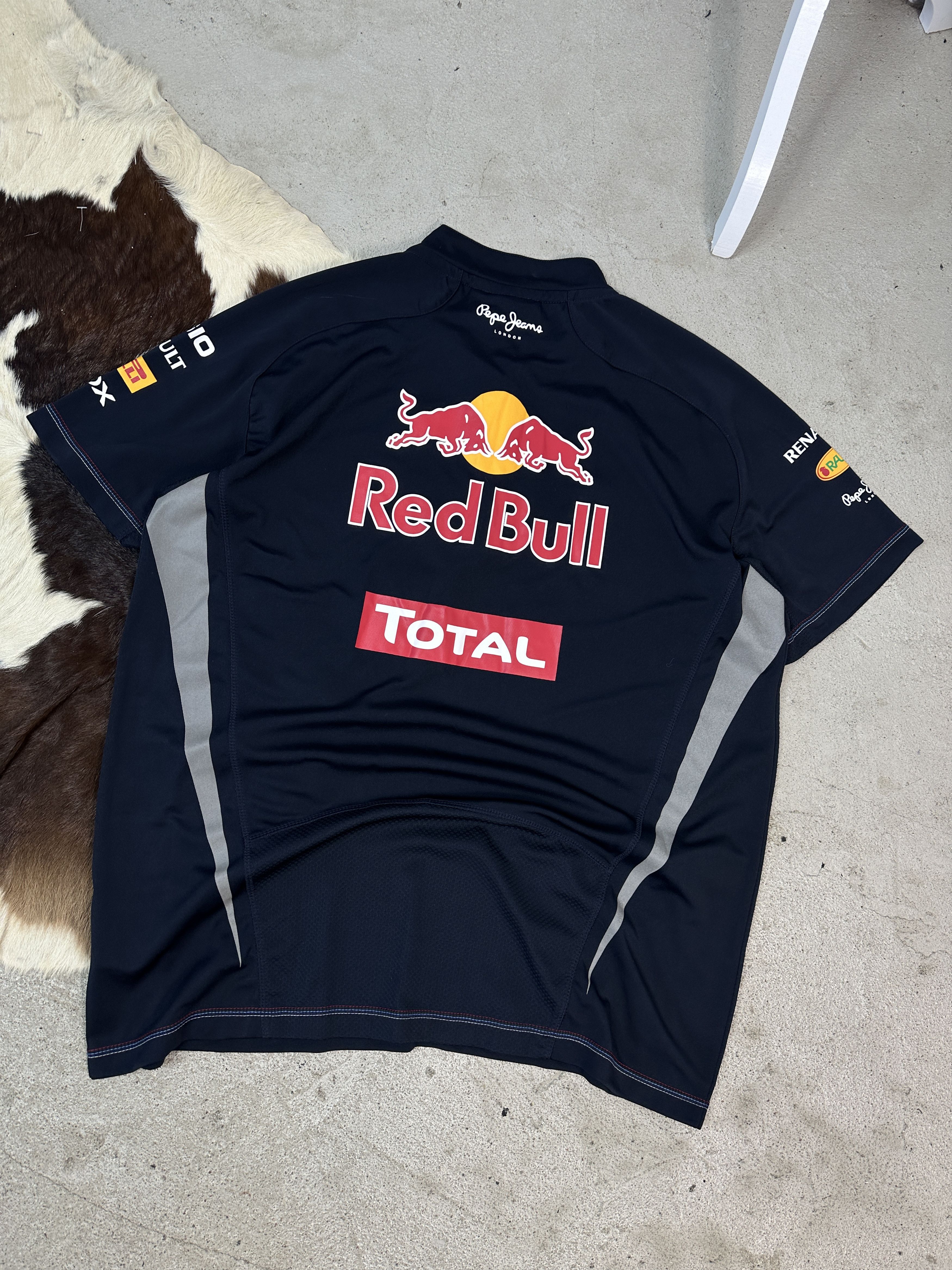 Red Bull × Vintage Red Bull F1 Racing T-shirt Size US XL / EU 56 / 4 - 5 Thumbnail