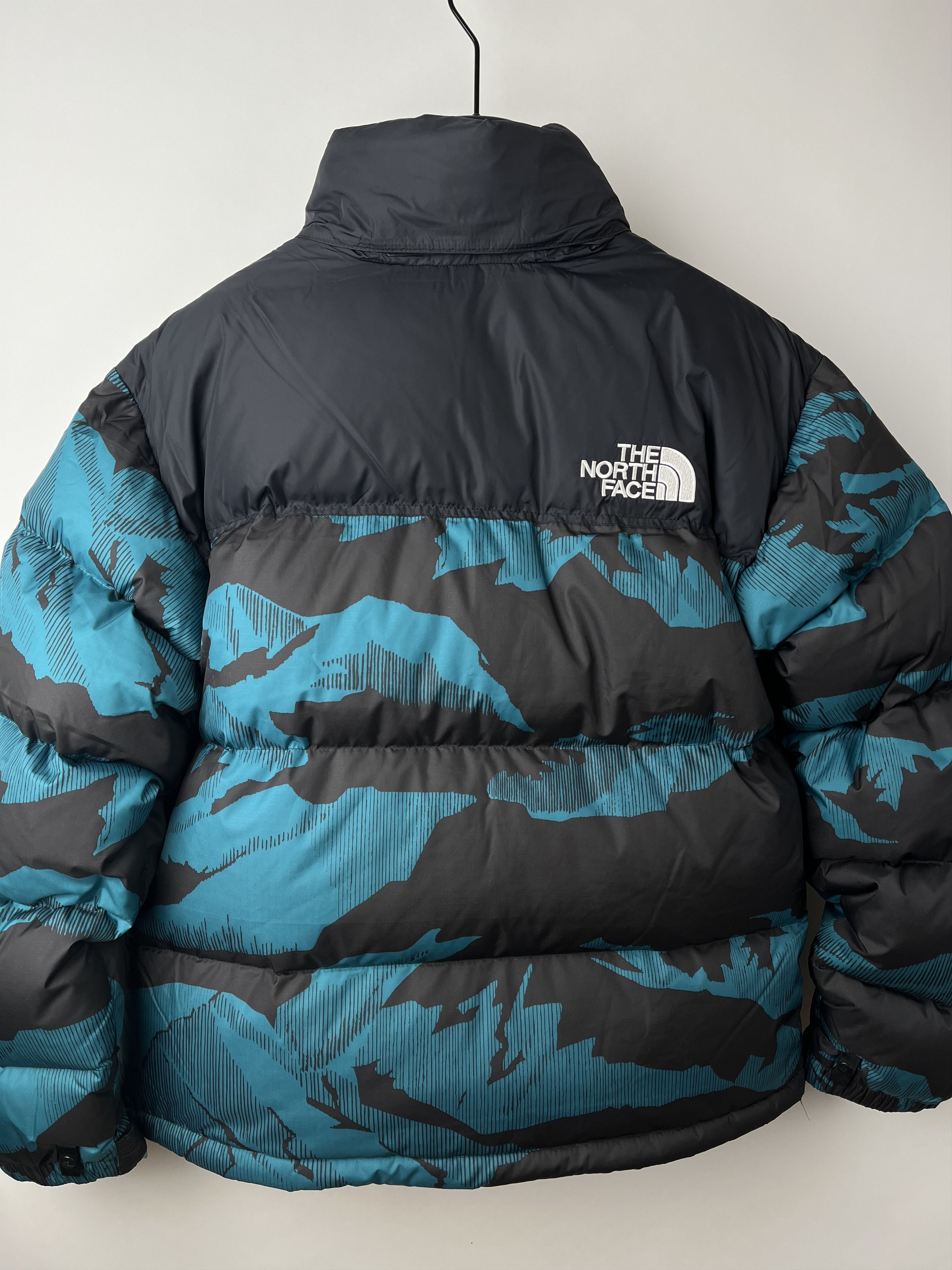 The North Face Down Jacket The North Face Printed 1996 Retro Nuptse Size US XL / EU 56 / 4 - 2 Thumbnail