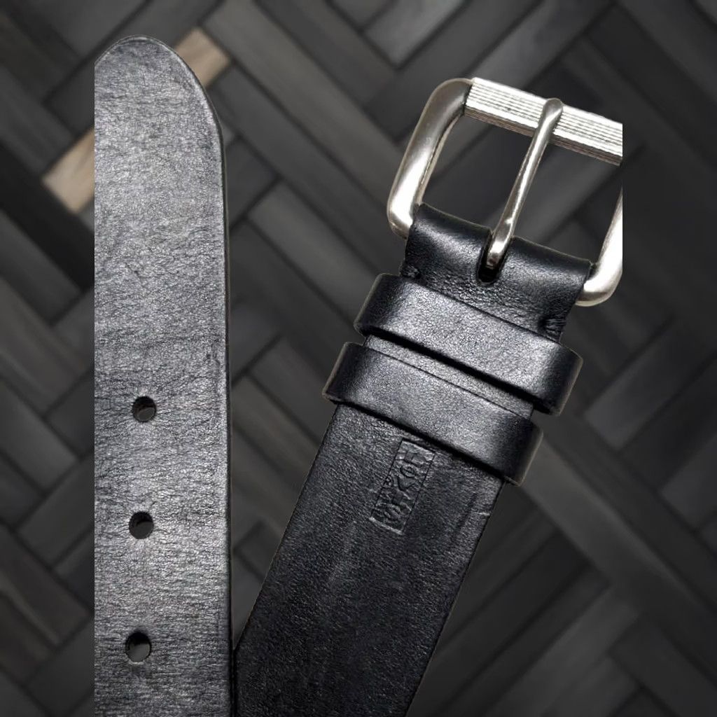 Levi's VINTAGE LEVI'S belt Men 38 Black Leather Cowhide Full Grain 1-1/2" width 44" length 37-41 holes Size 38 - 1 Thumbnail