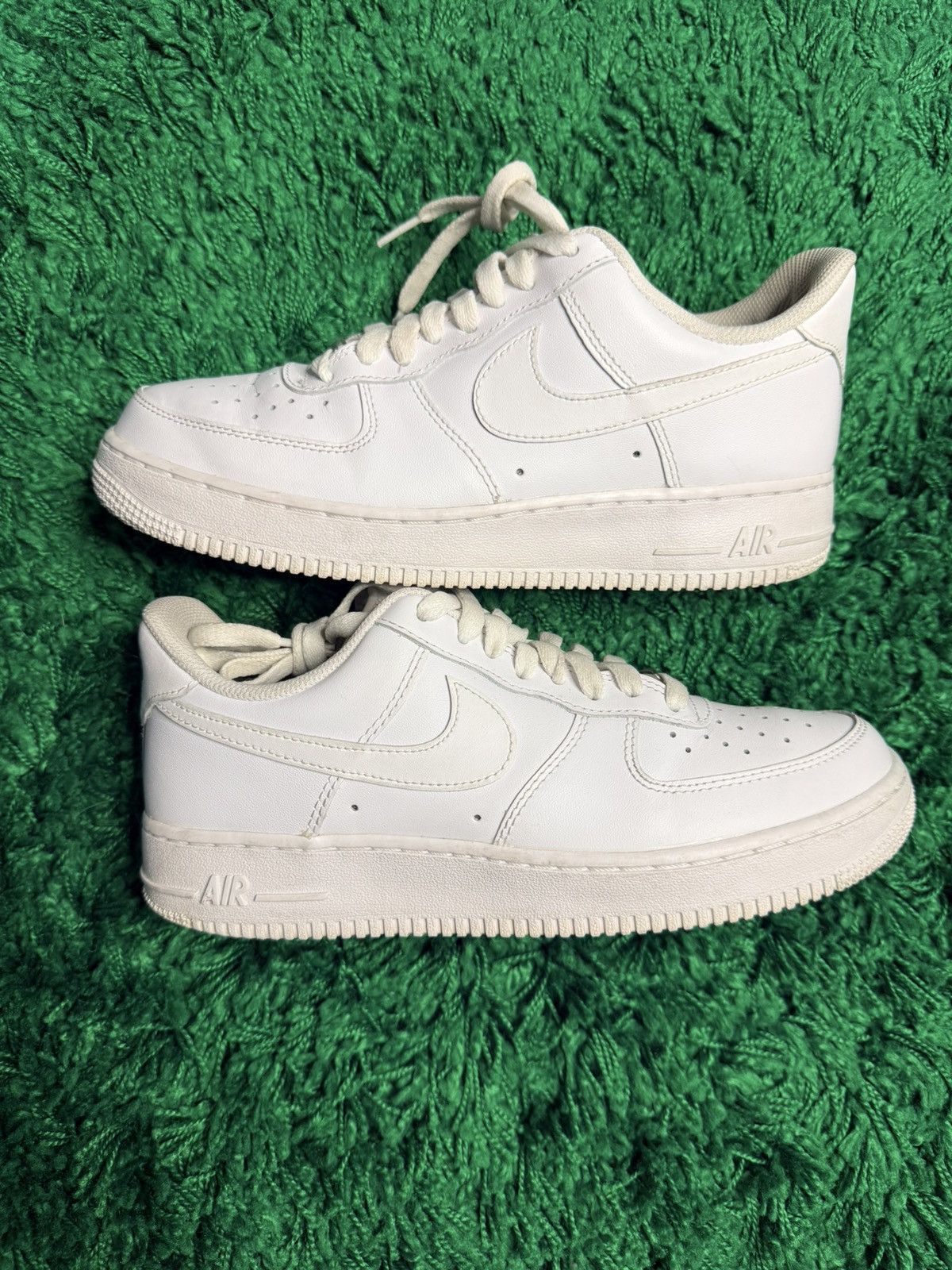 Nike Nike Air Force 1 '07 Low Mens 7.5 Triple White very clean! Size US 7.5 / EU 40-41 - 1 Thumbnail