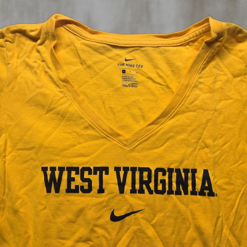 Nike Nike West Virginia University Yellow Short Sleeve T-Shirt Women Small College NCAA Size S / US 4 / IT 40 - 1 Thumbnail