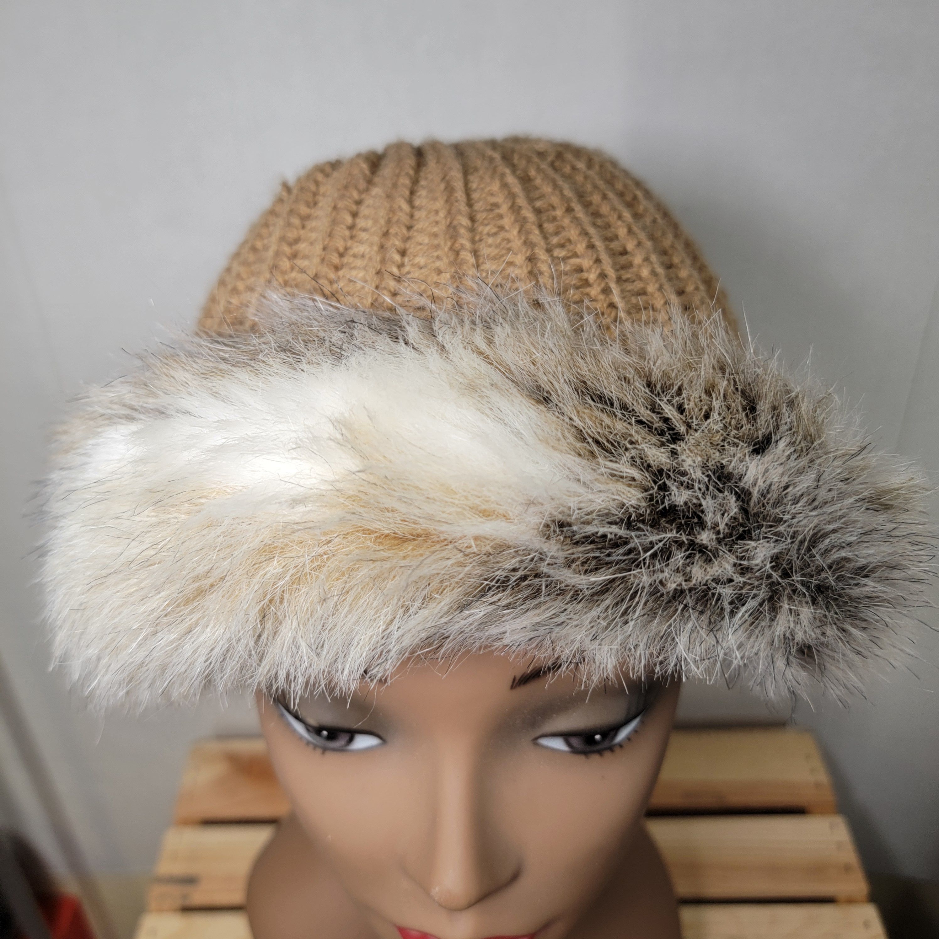 Other Brown Knit Winter Hat w/ Faux Fur Brim Size ONE SIZE - 3 Thumbnail