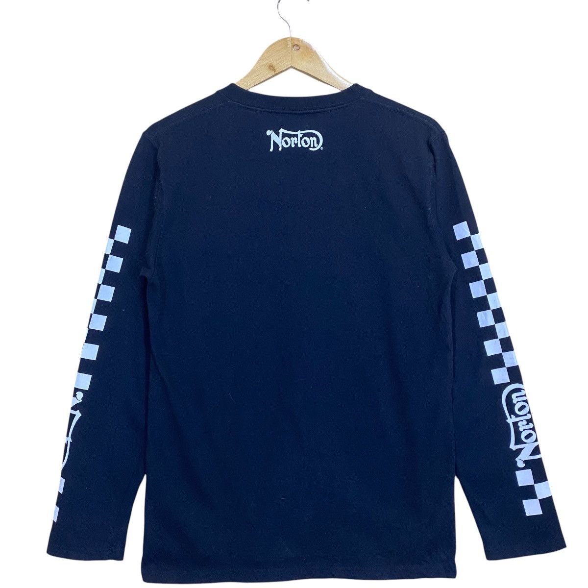 Norton Norton England Unapproachable Longsleeve Tee Size US S / EU 44-46 / 1 - 10 Thumbnail