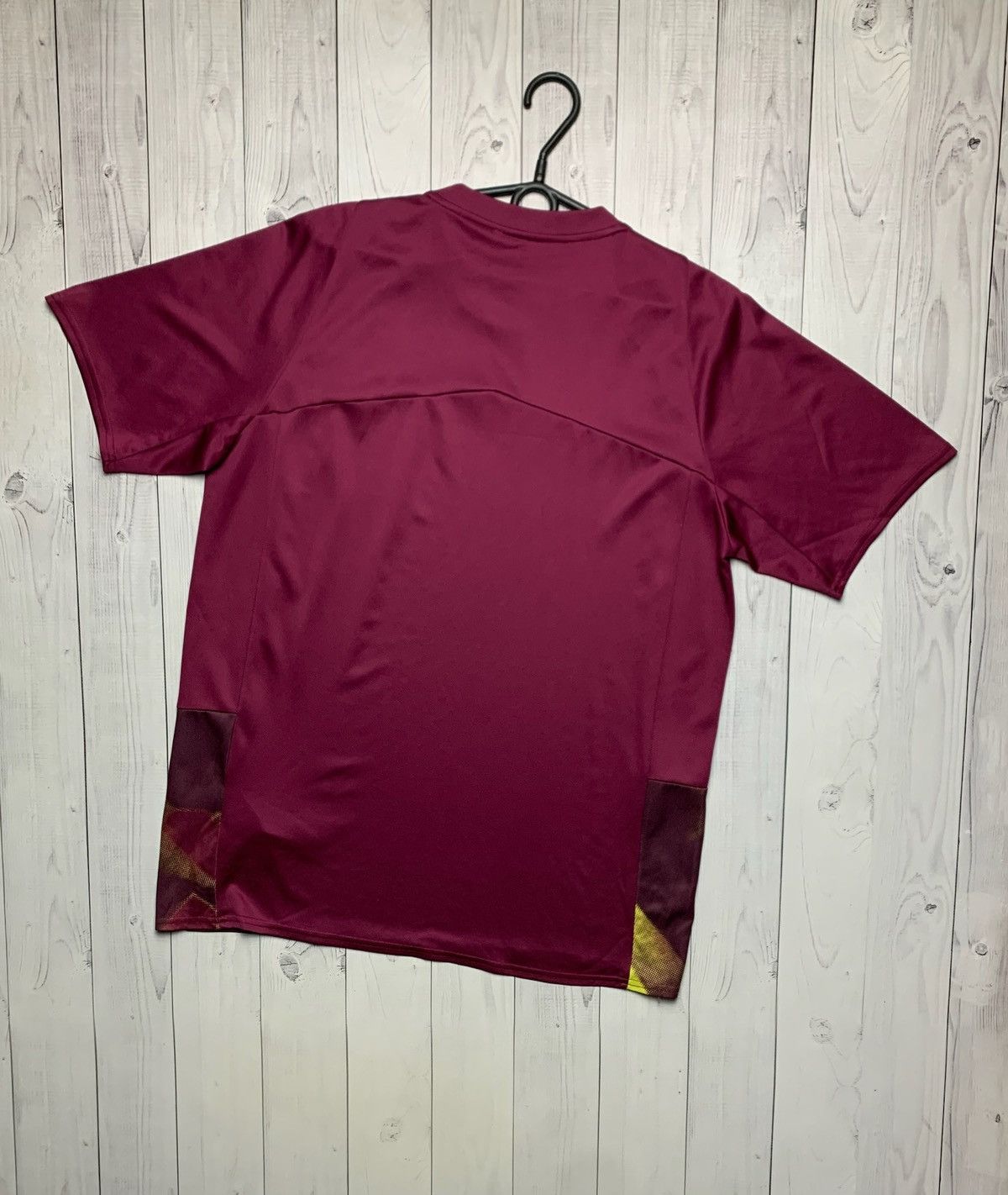 Umbro × Vintage Vintage Umbro Pro Training Burnley soccer jersey size L Size US L / EU 52-54 / 3 - 6 Thumbnail